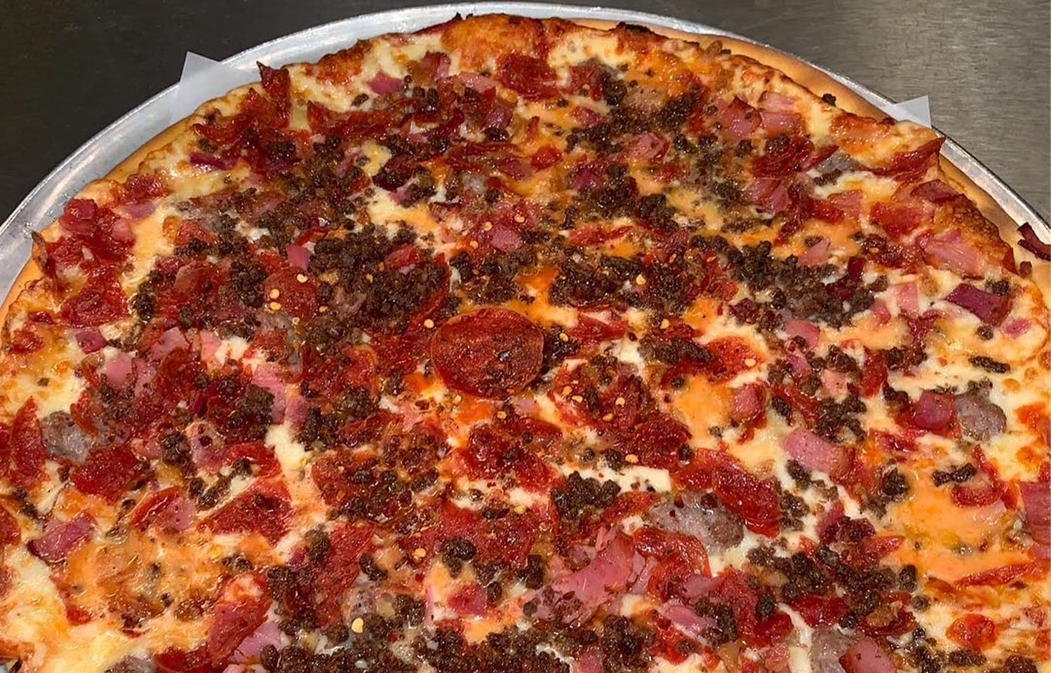 Pick up a pizza with fresh ingredients from G&D Pizzeria in Columbia MO.