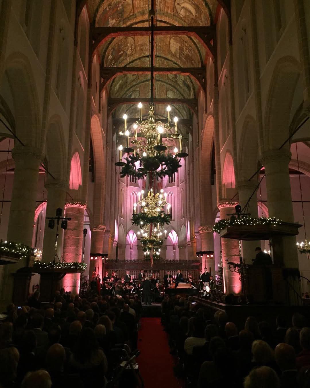 Jan Vayne achter piano