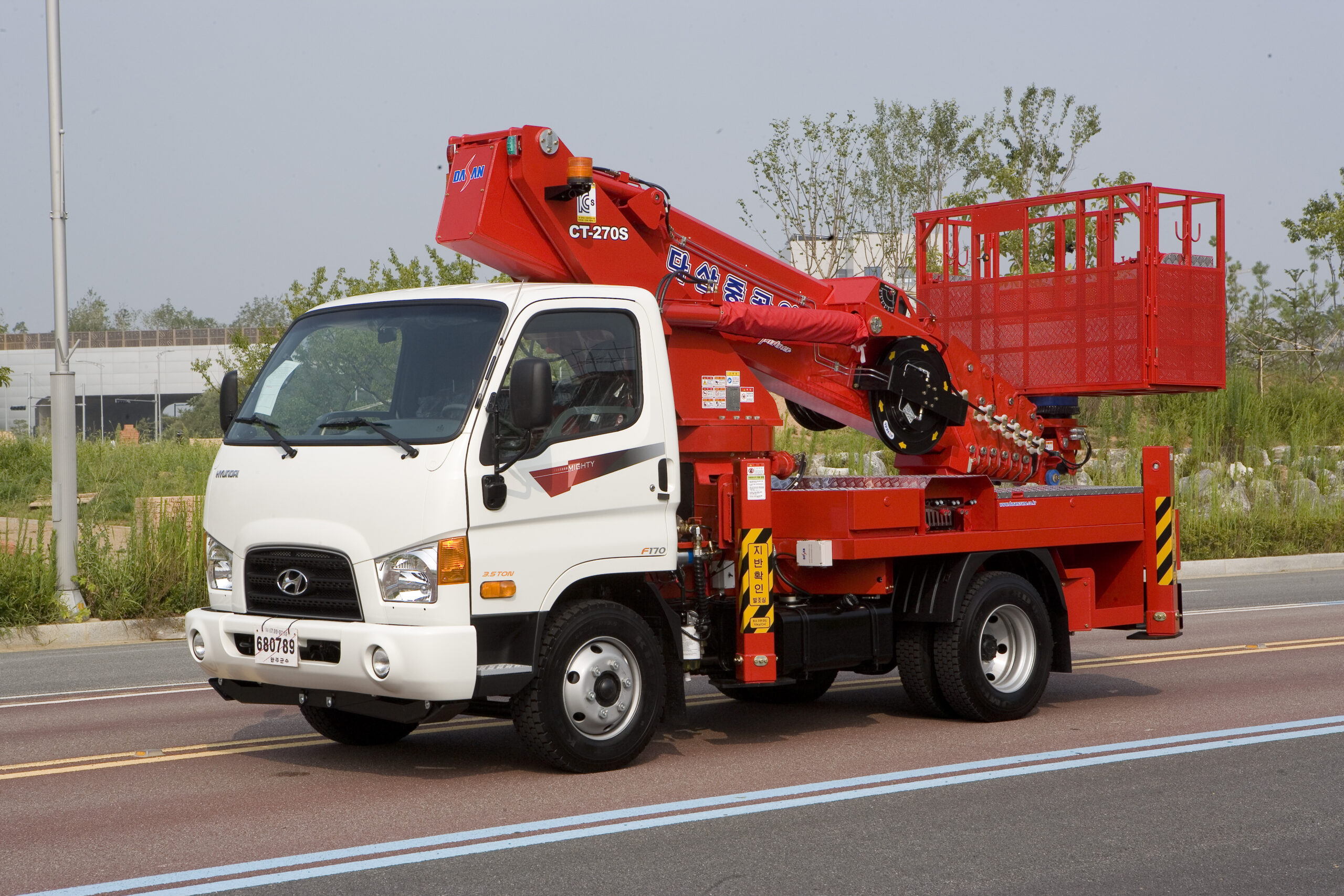 Автовышка АГП 26 метров Jinwoo 280 на базе Hyundai HD-78