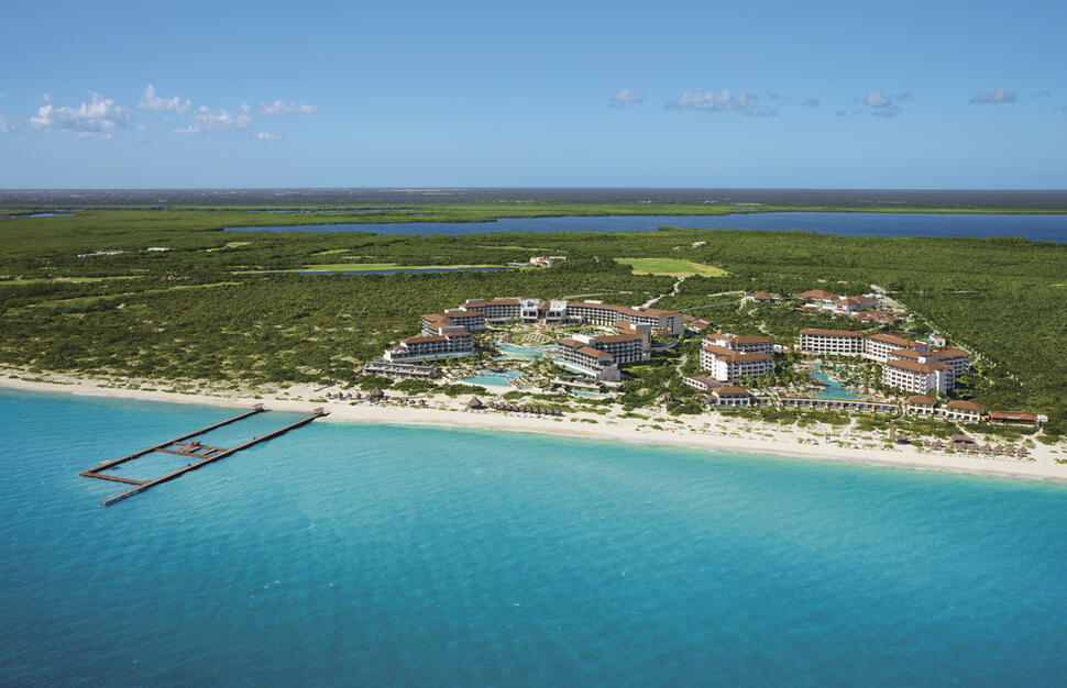 Dreams-Playa-Mujeres-1.jpg