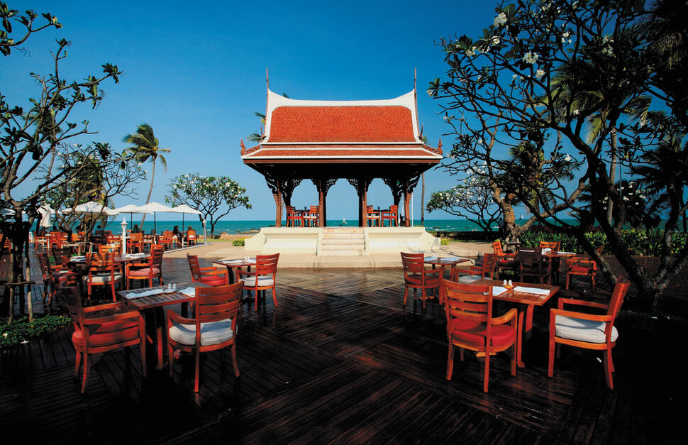 Centara-Grand-Beach-Resort-and-Villas-Hua-Hin-12.jpg