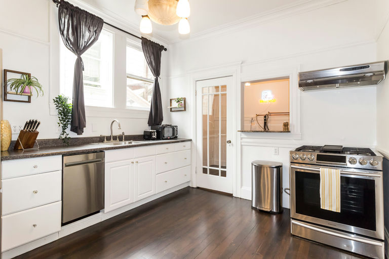 Fleetwood - Property photo showing available rental in Lower Haight