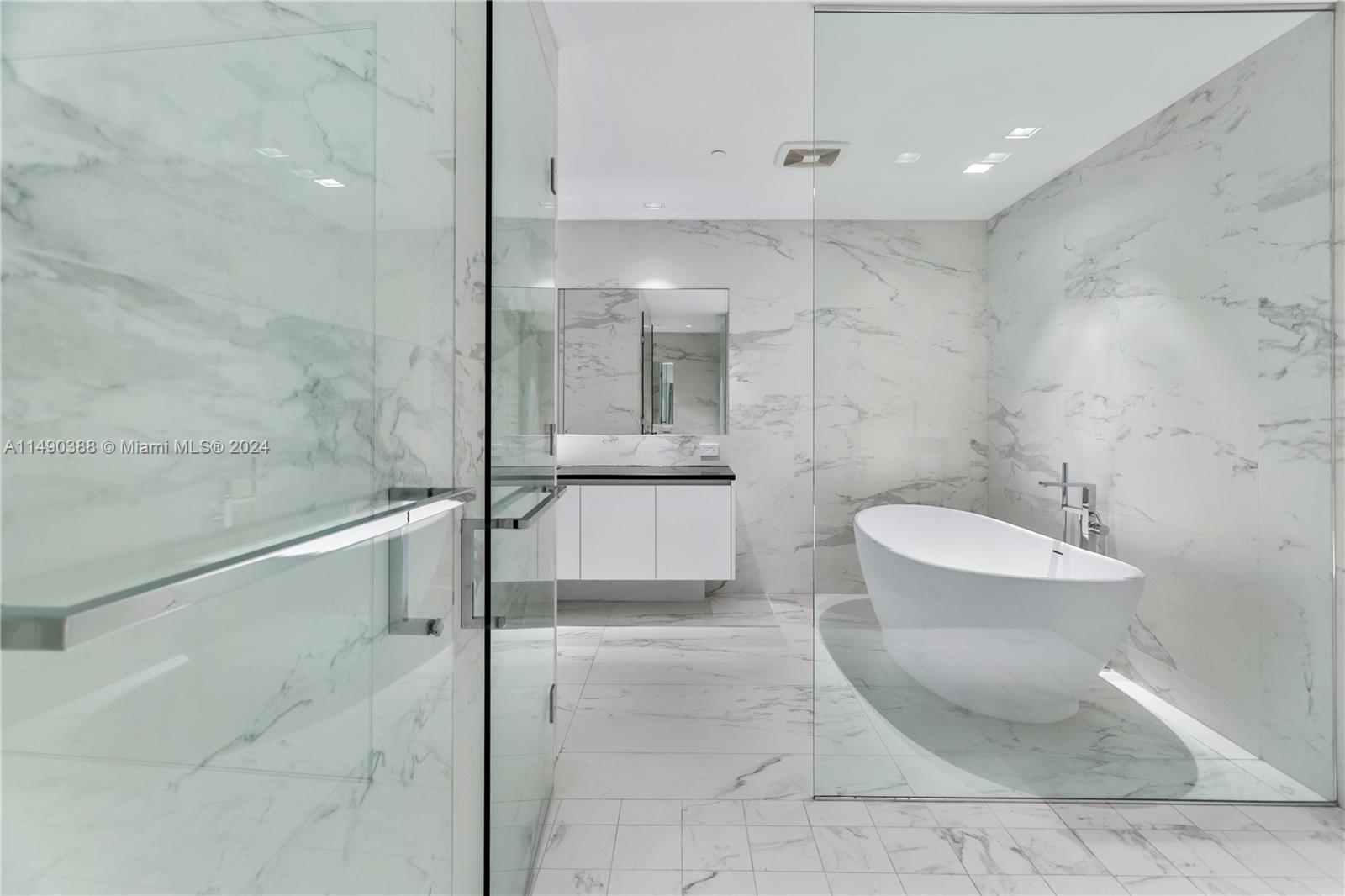 Real estate property located at 1000 Biscayne Blvd #1002, Downtown, Miami, Florida