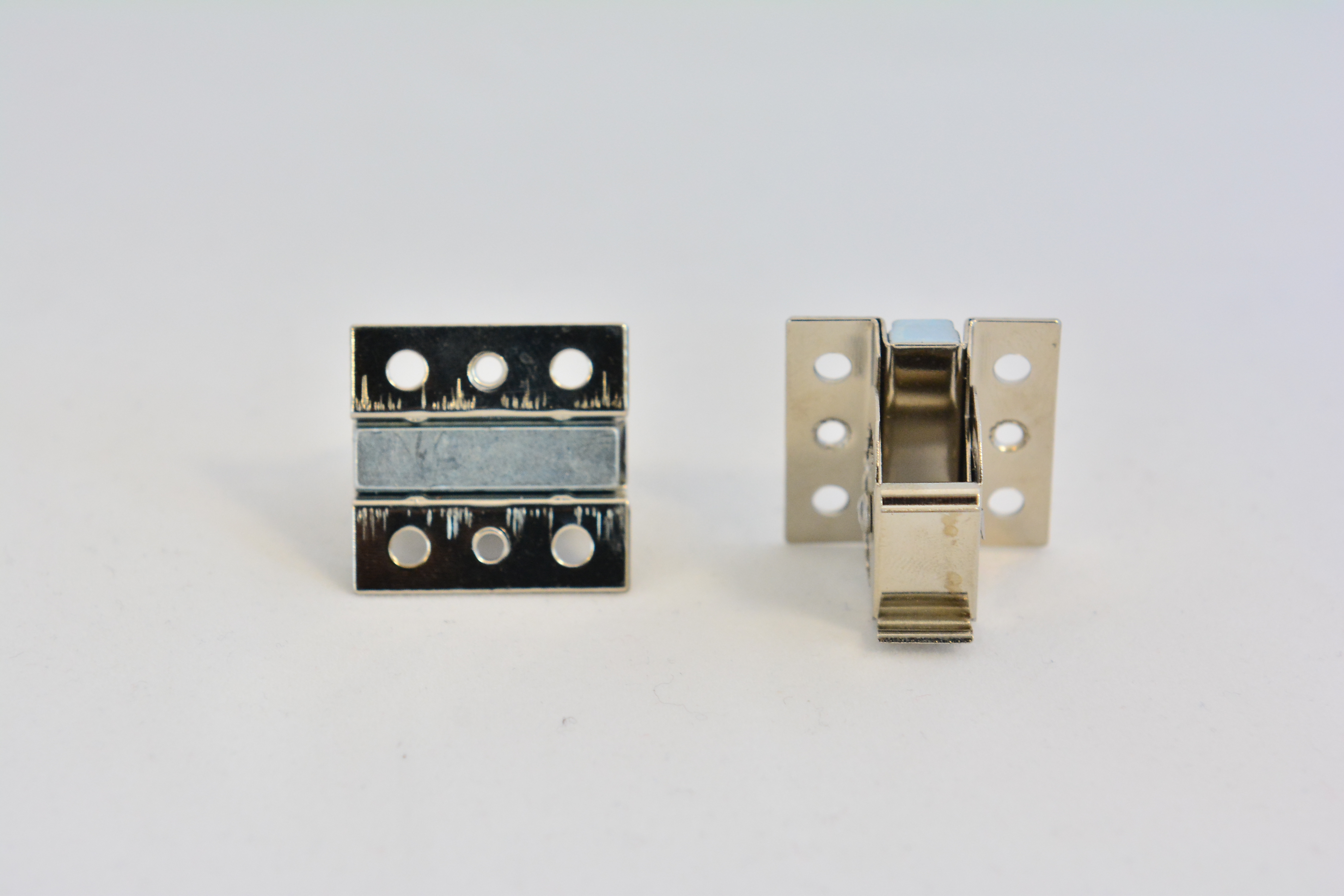 Rigid Strip 180 Degree Swivel bracke.JPG