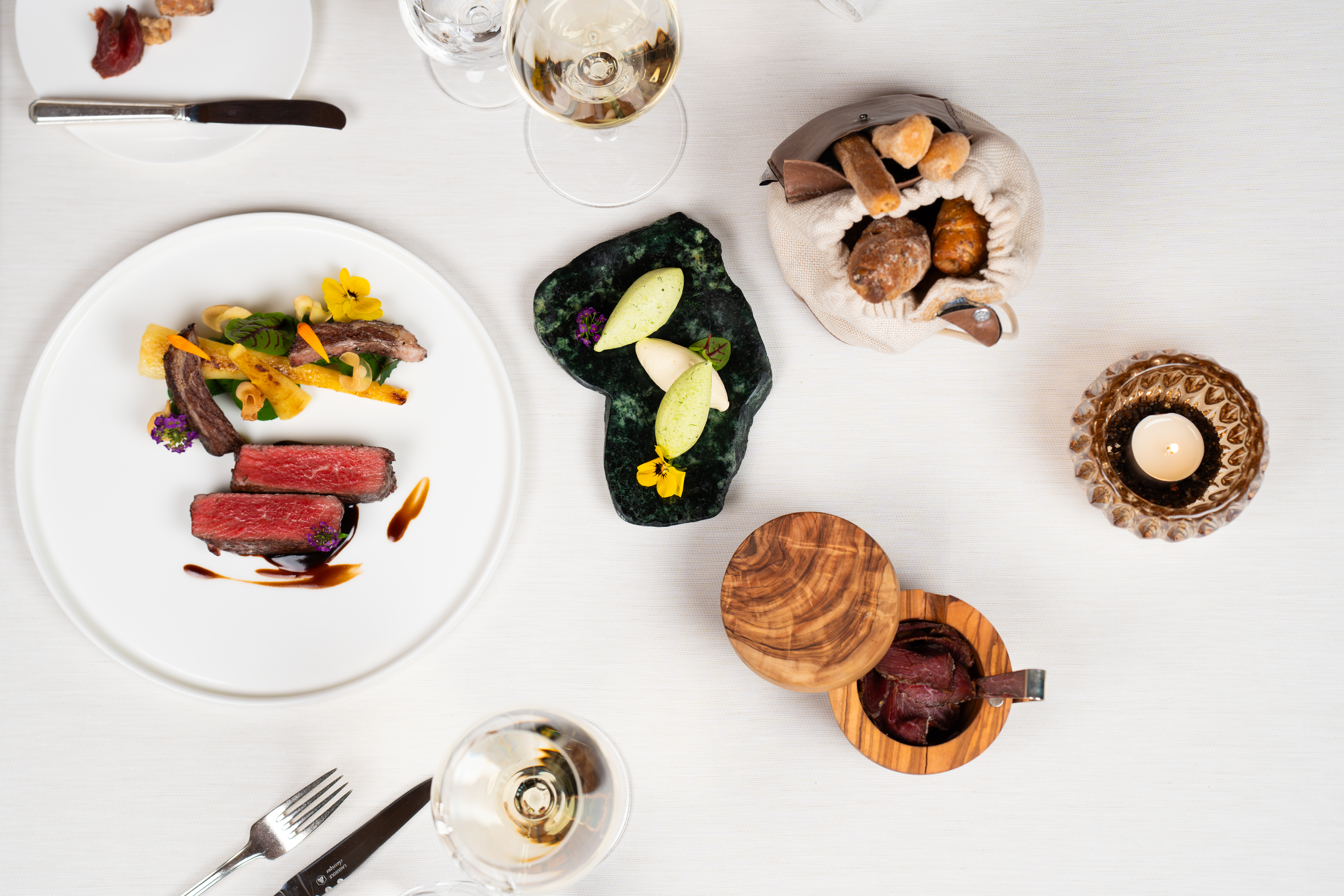 Hotel Trofana Royal Resort - Luxury ski hotel gallery image 6 showing alpine architecture, interior design, or mountain views