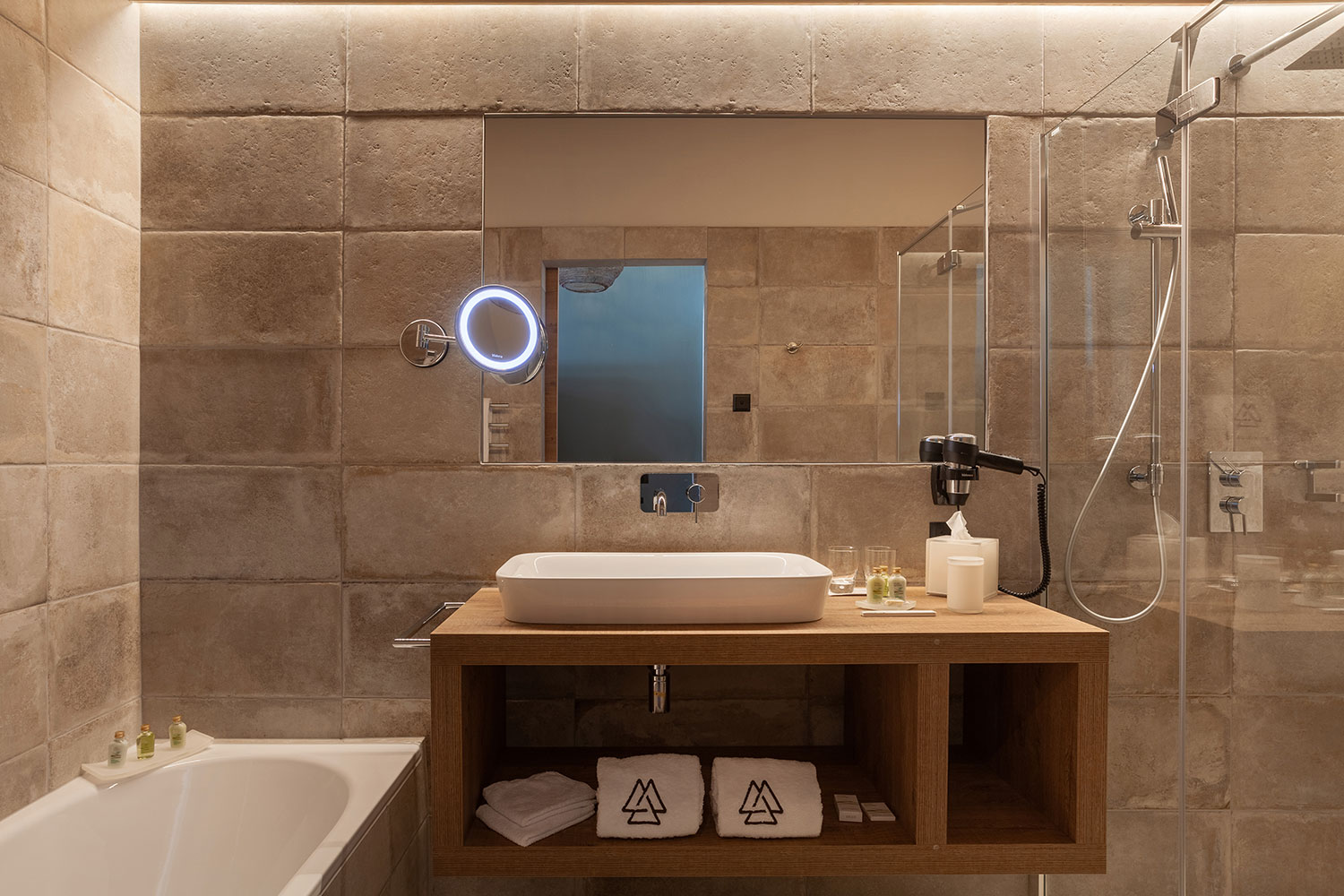 22 SUMMITS Boutique Hotel - Luxury ski hotel gallery image 2 showing alpine architecture, interior design, or mountain views