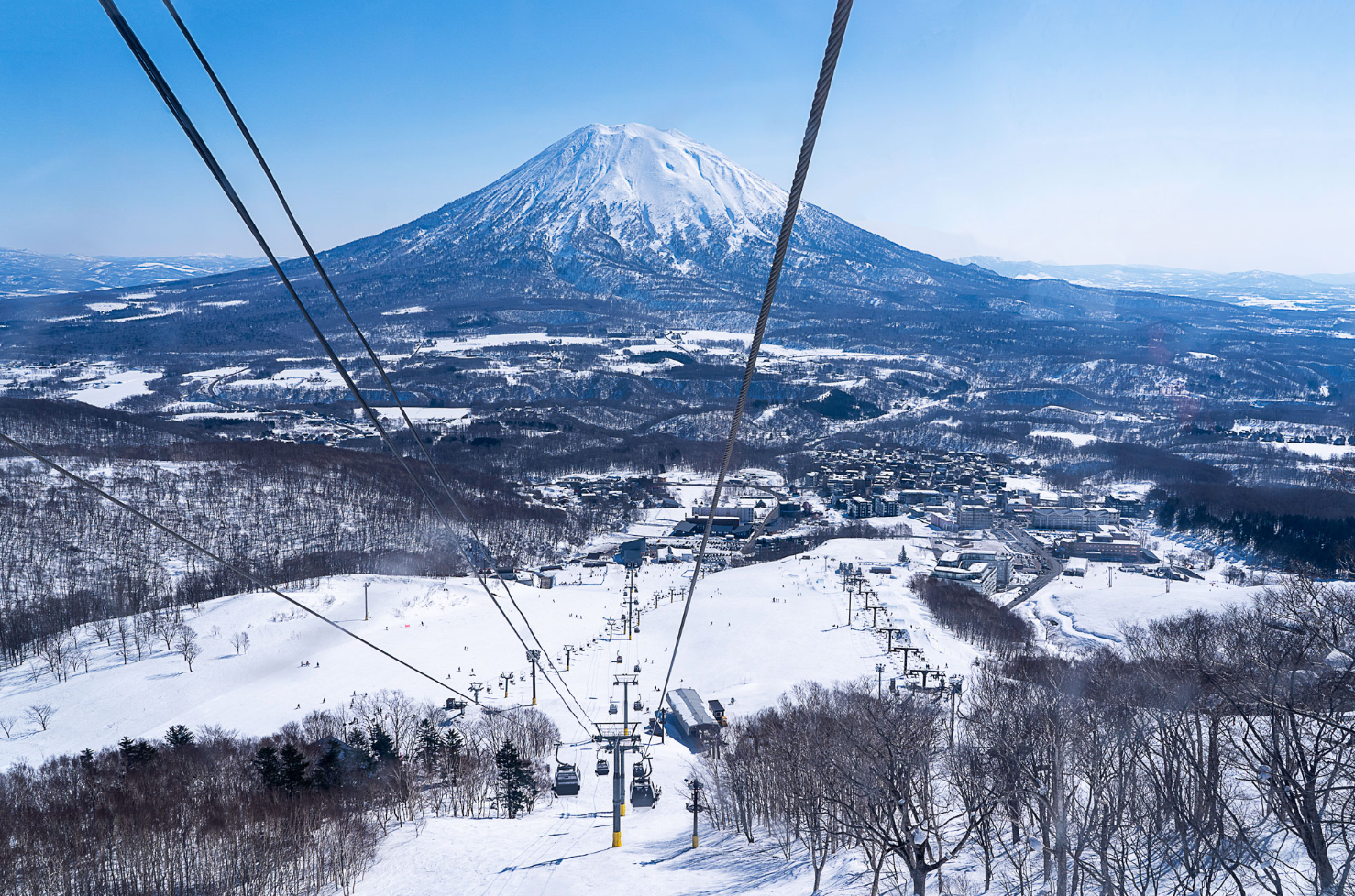 Sansui Niseko - Luxury ski hotel gallery image 24 showing alpine architecture, interior design, or mountain views