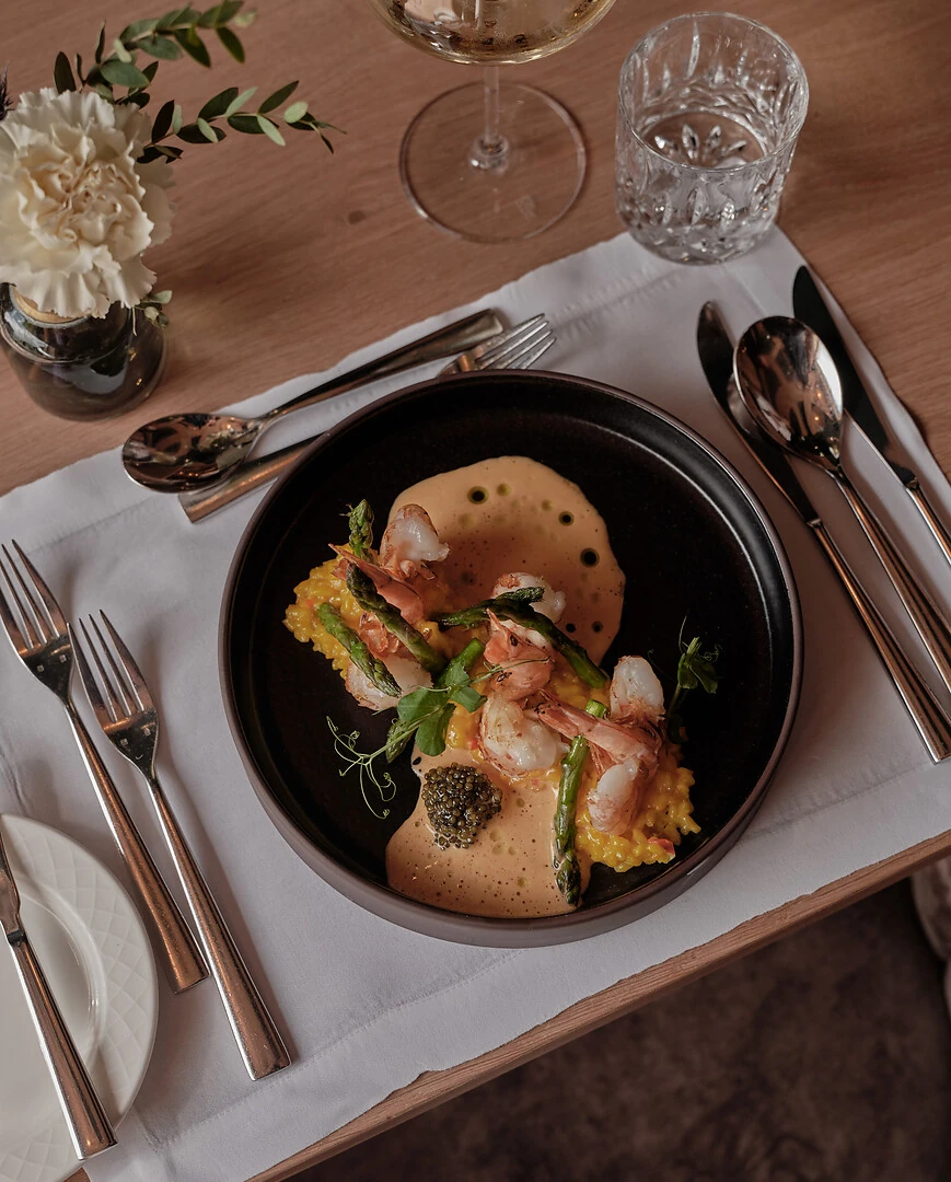 DAS EDELWEISS - Salzburg Mountain Resort - Luxury ski hotel gallery image 9 showing alpine architecture, interior design, or mountain views