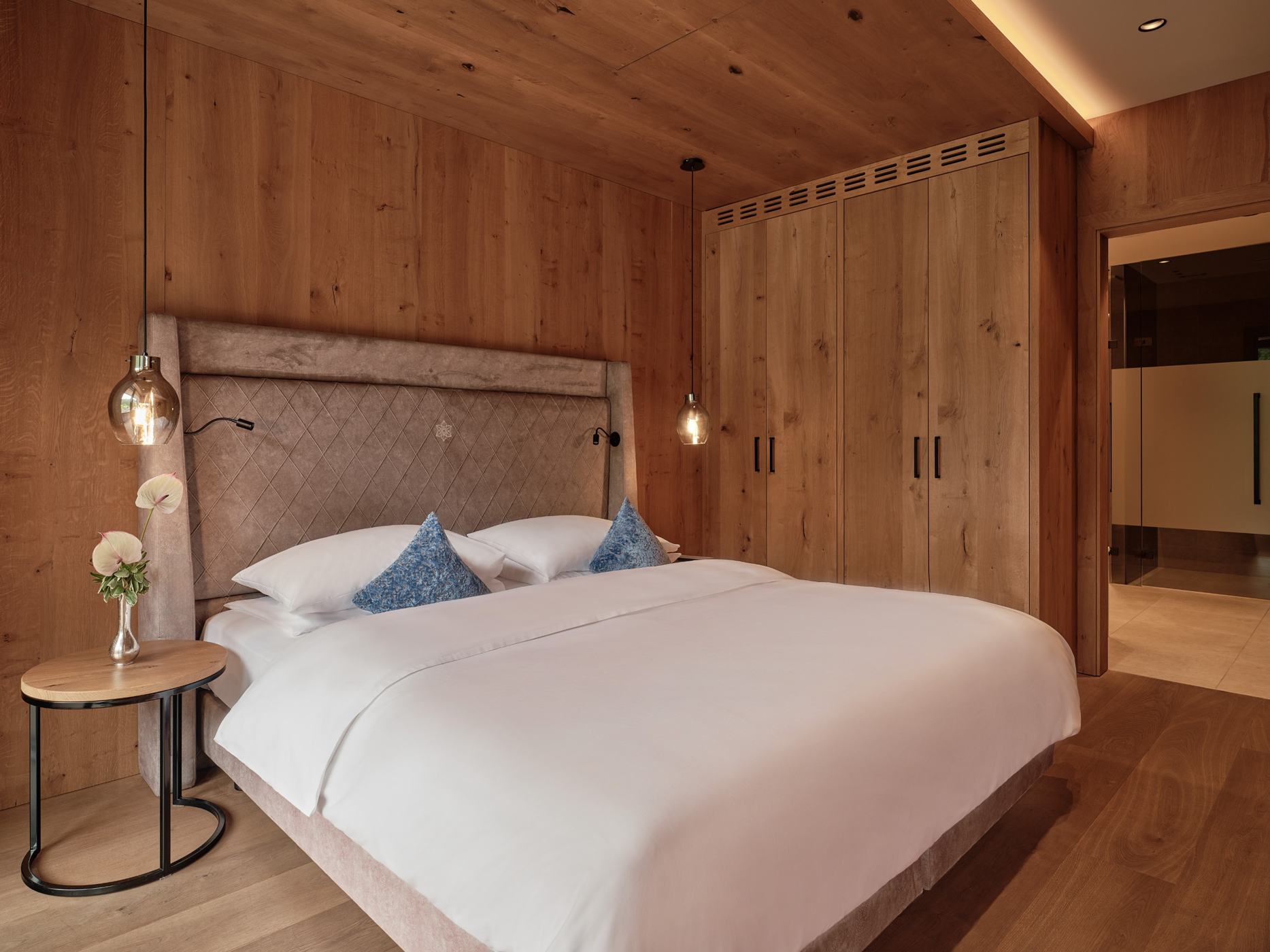 DAS EDELWEISS - Salzburg Mountain Resort - Luxury ski hotel gallery image 5 showing alpine architecture, interior design, or mountain views