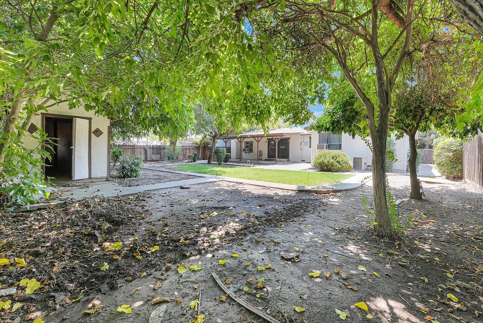 Real estate property located at 3732 W Paradise Avenue, Sw Visalia, Visalia, CA