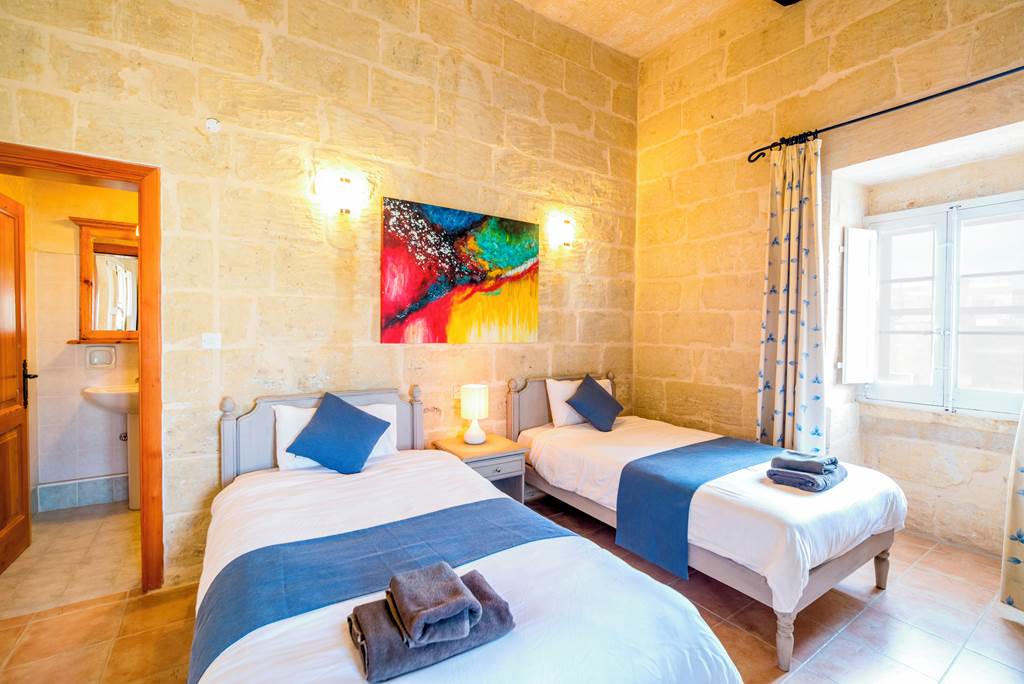 MLA_79939_Gozo_Villas-_Girardu_Three_Bedroom_Villa_0119_05.jpg