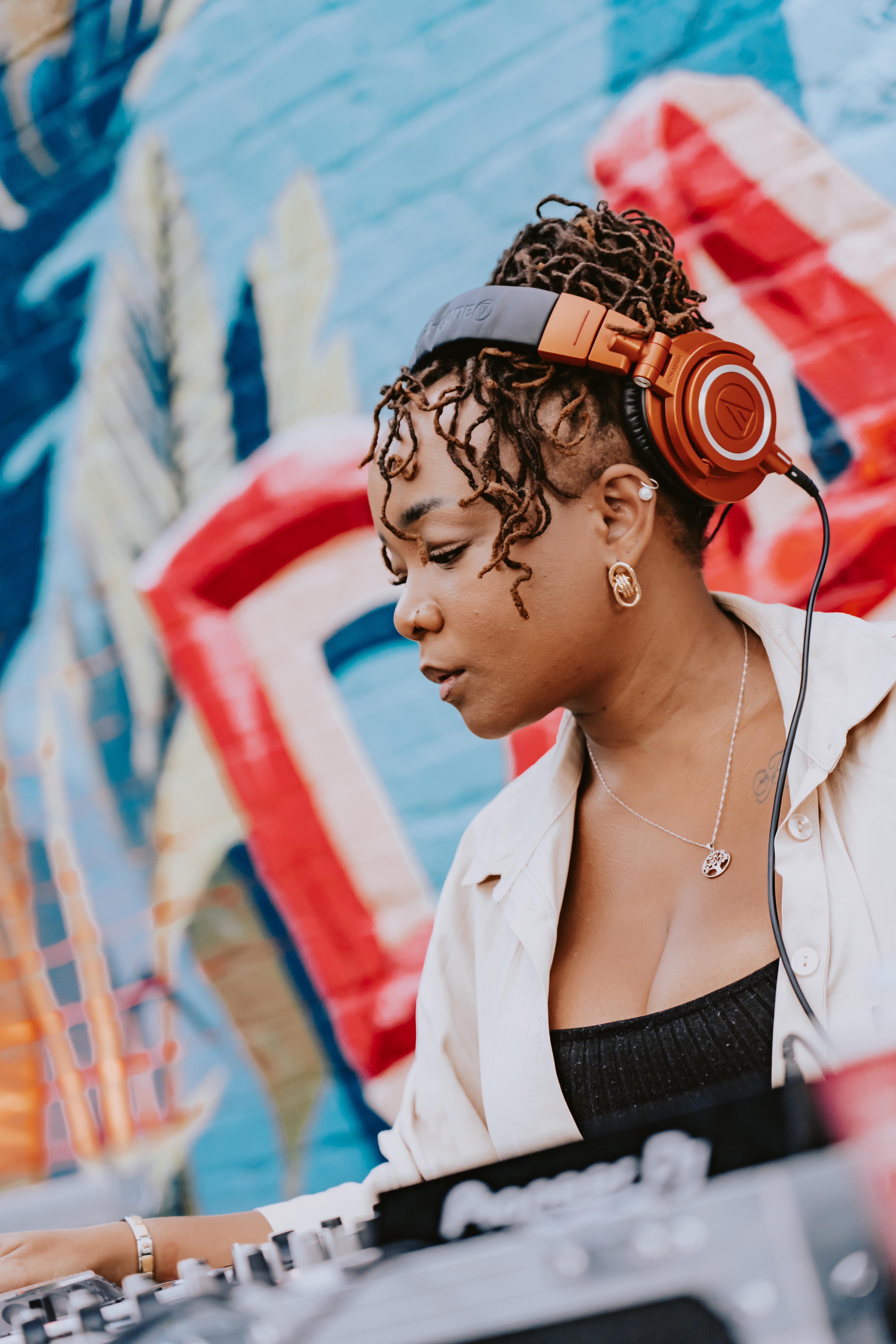 Sondela London: Summer Ascension w/ Artist Lebo, CLEIDO, Dillan Desai, Louie Dunmore, Mike Steva & Shamiso photo 35