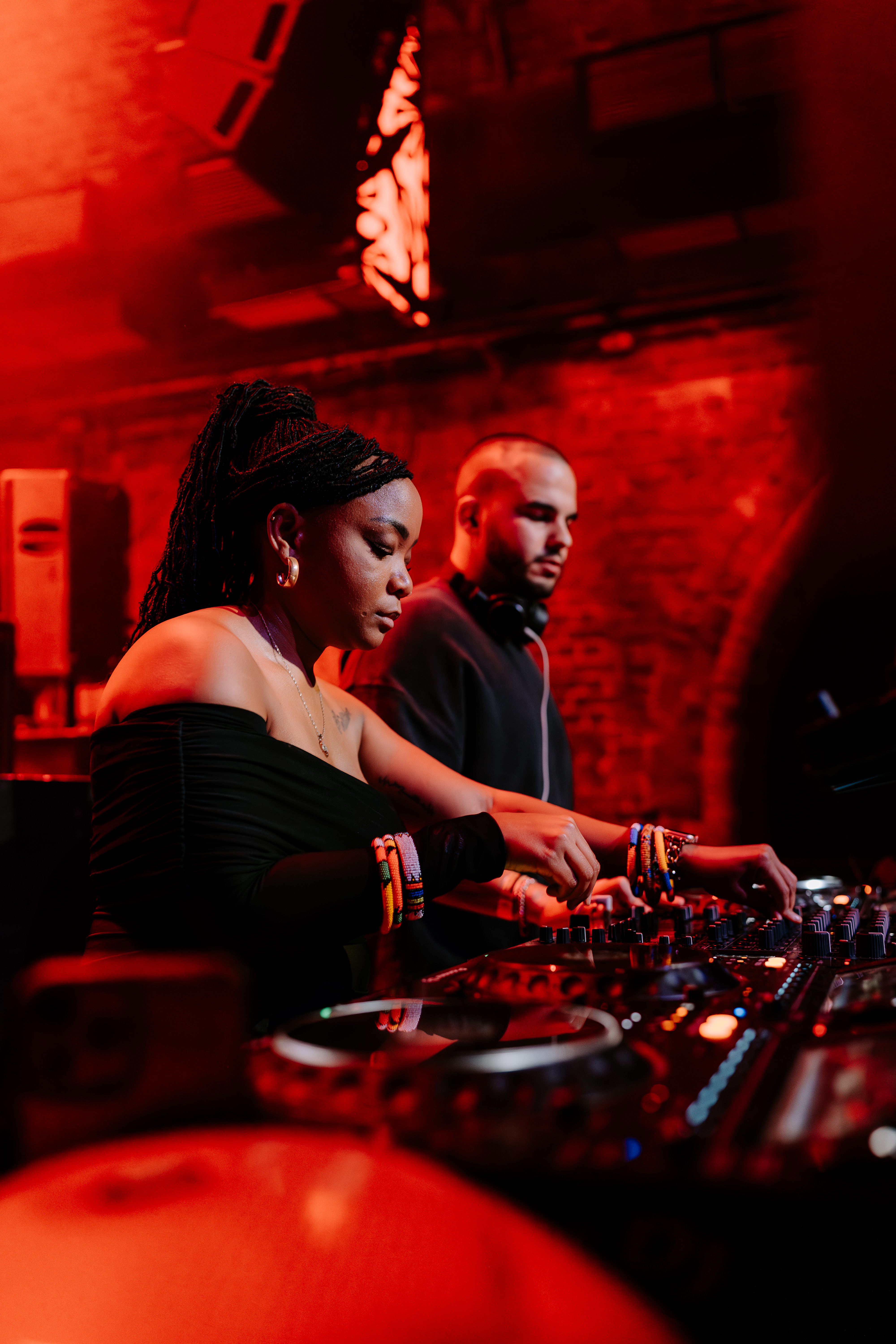 Sondela London: Dlala Thukzin, Lemon & Herb photo 4