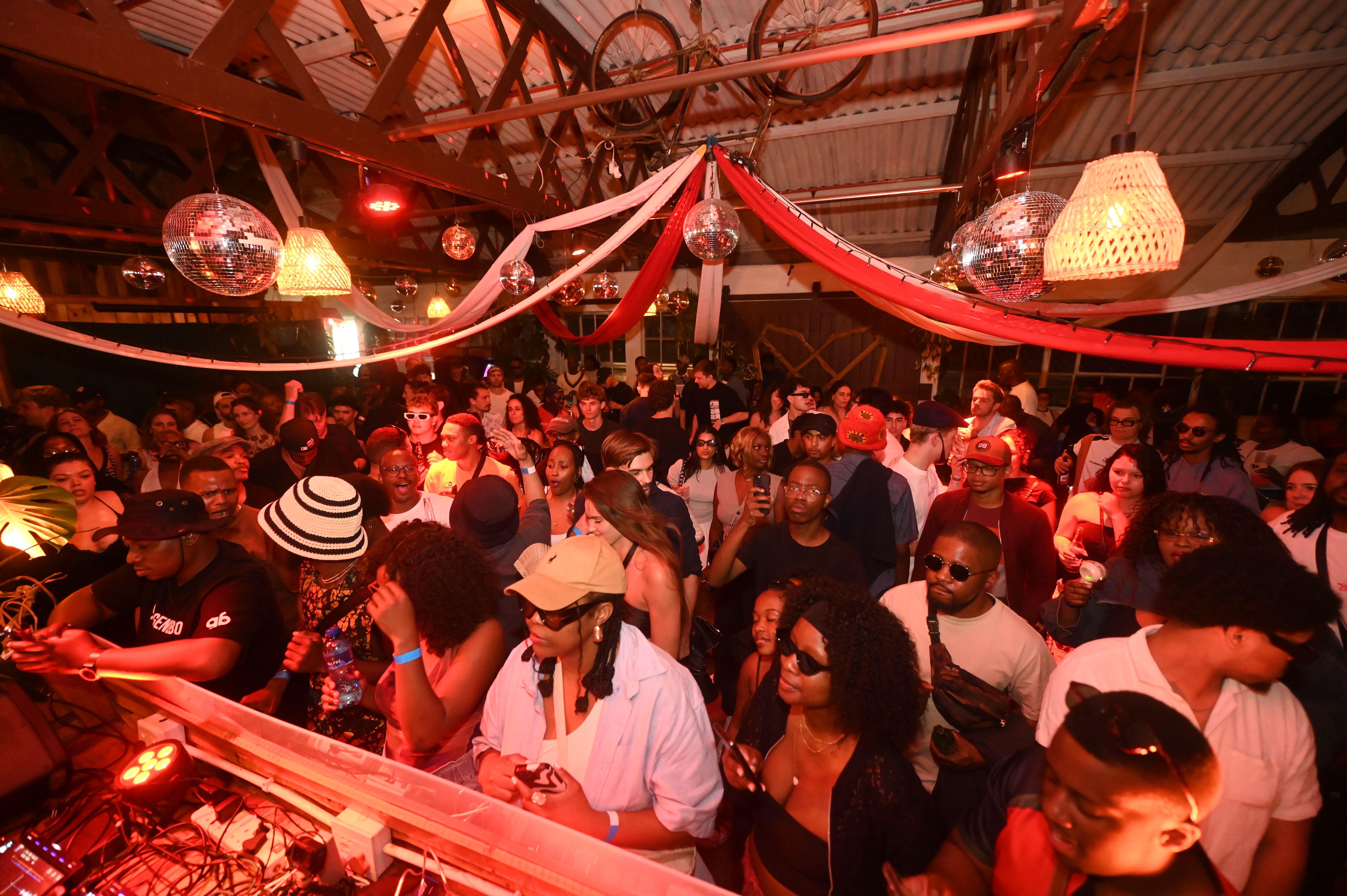 Sondela Cape Town: Atmos Blaq, Lazarusman, Pierre Johnson, Vanco photo 111