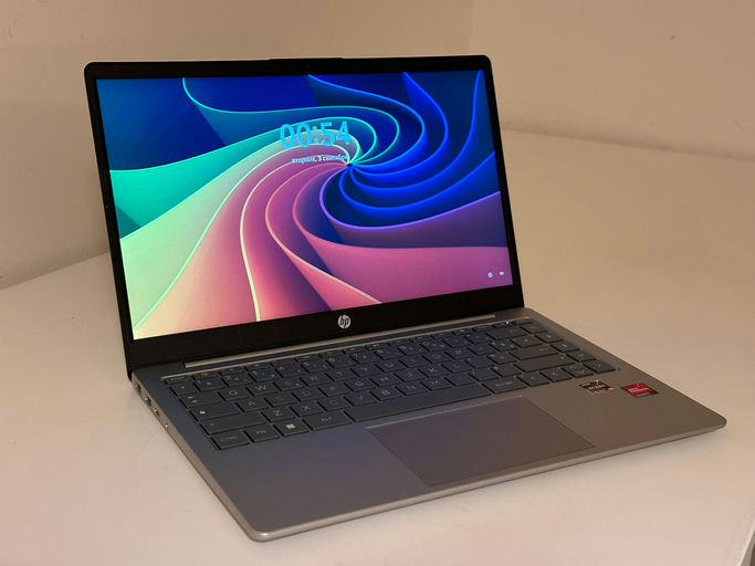 **HP Laptop 14-em0014nf**
