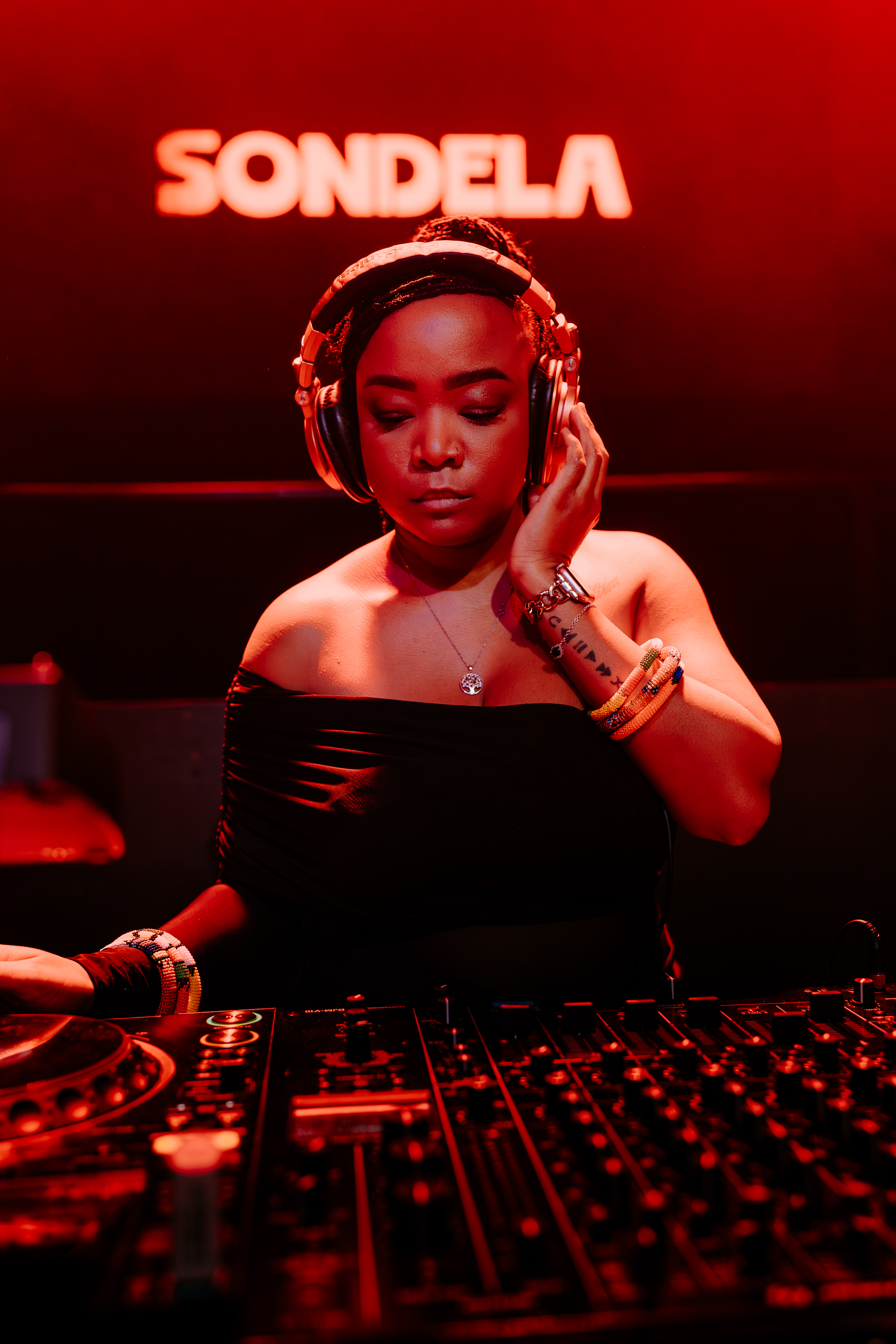 Sondela London: Dlala Thukzin, Lemon & Herb photo 3