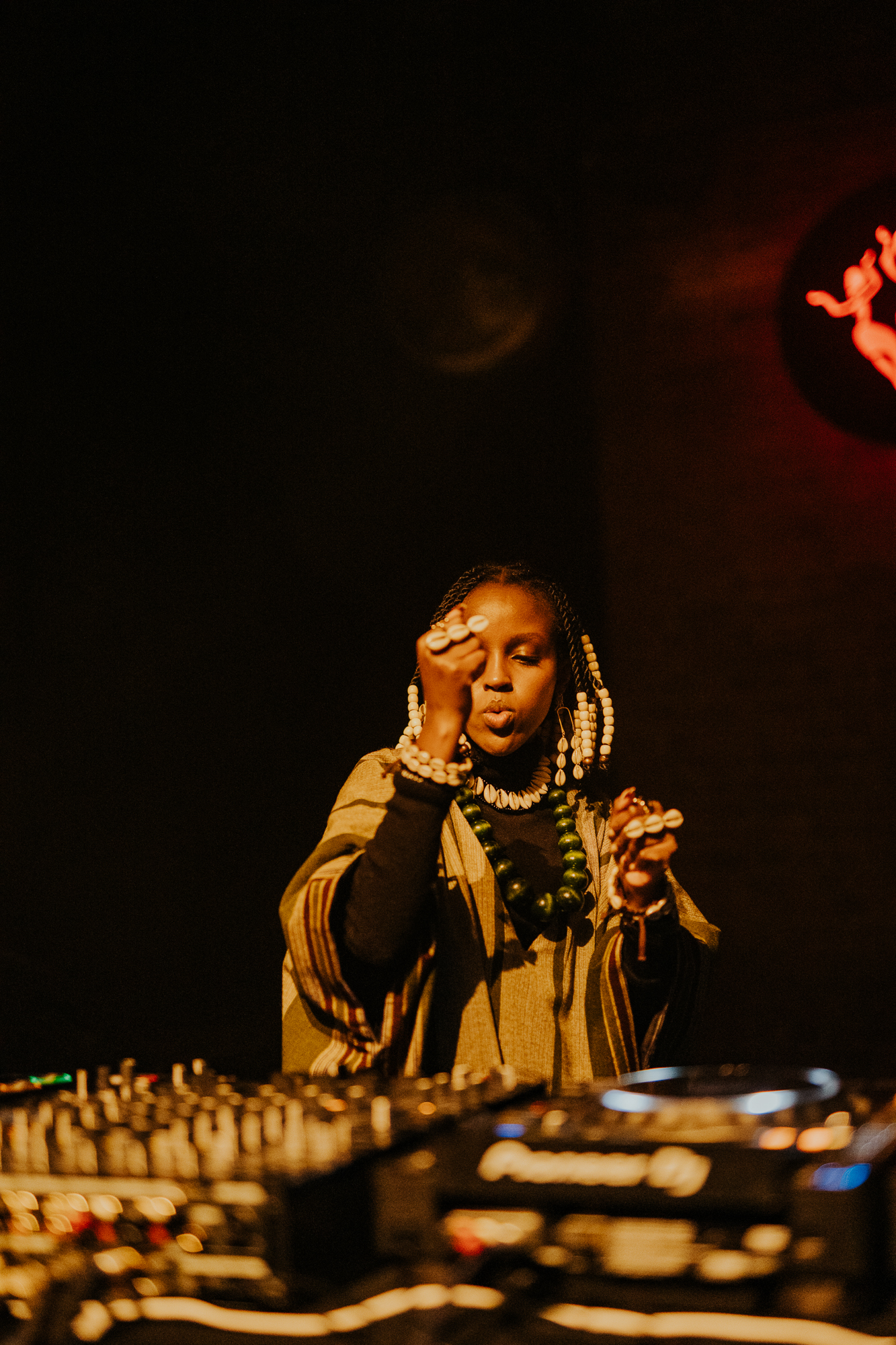 Sondela London: Thakzin, Rosey Gold & Badbox photo 2