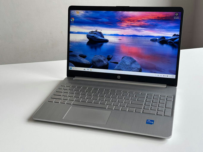 **HP 15s-fq4011ns (529S2EA)**
