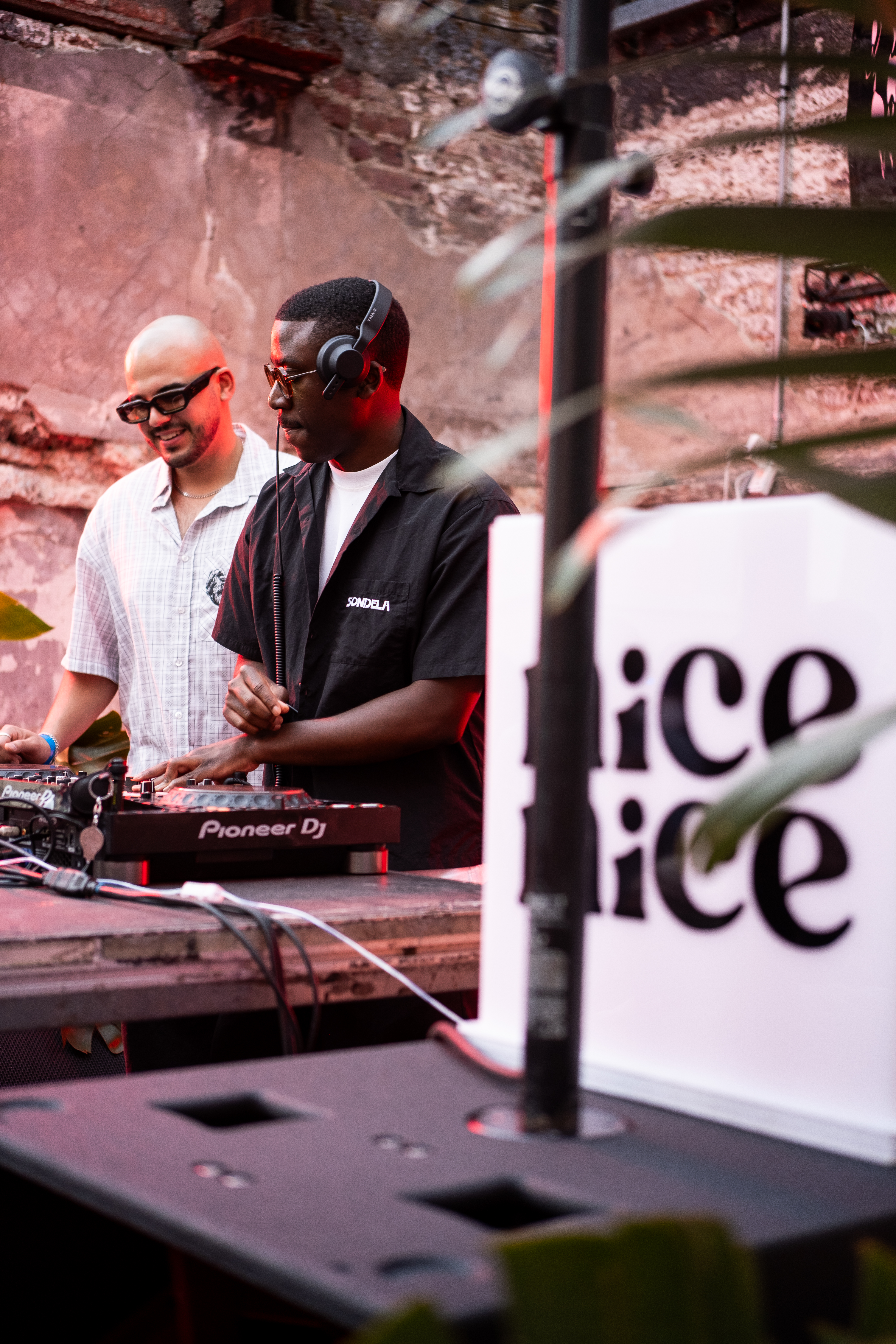 Sondela Cape Town: Thakzin, Lemon & Herb + Thandi Draai photo 2