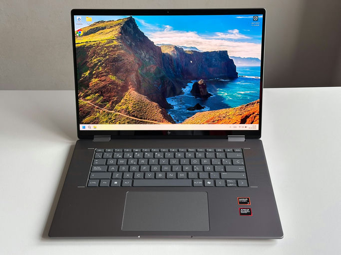 **HP Envy x360 2-in-1 Laptop 16-ad0000ns (A5KY6EA)**
