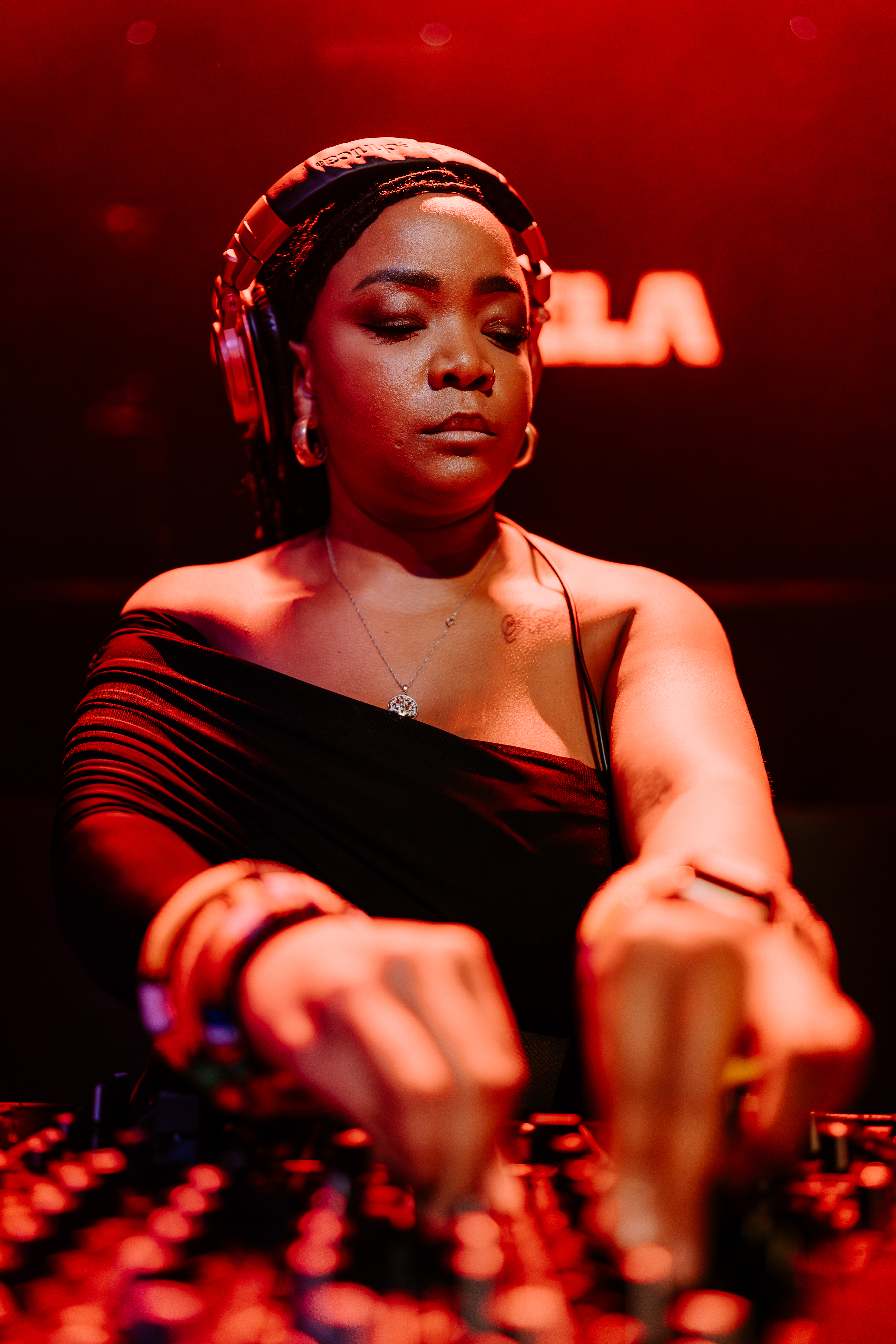 Sondela London: Dlala Thukzin, Lemon & Herb photo 1