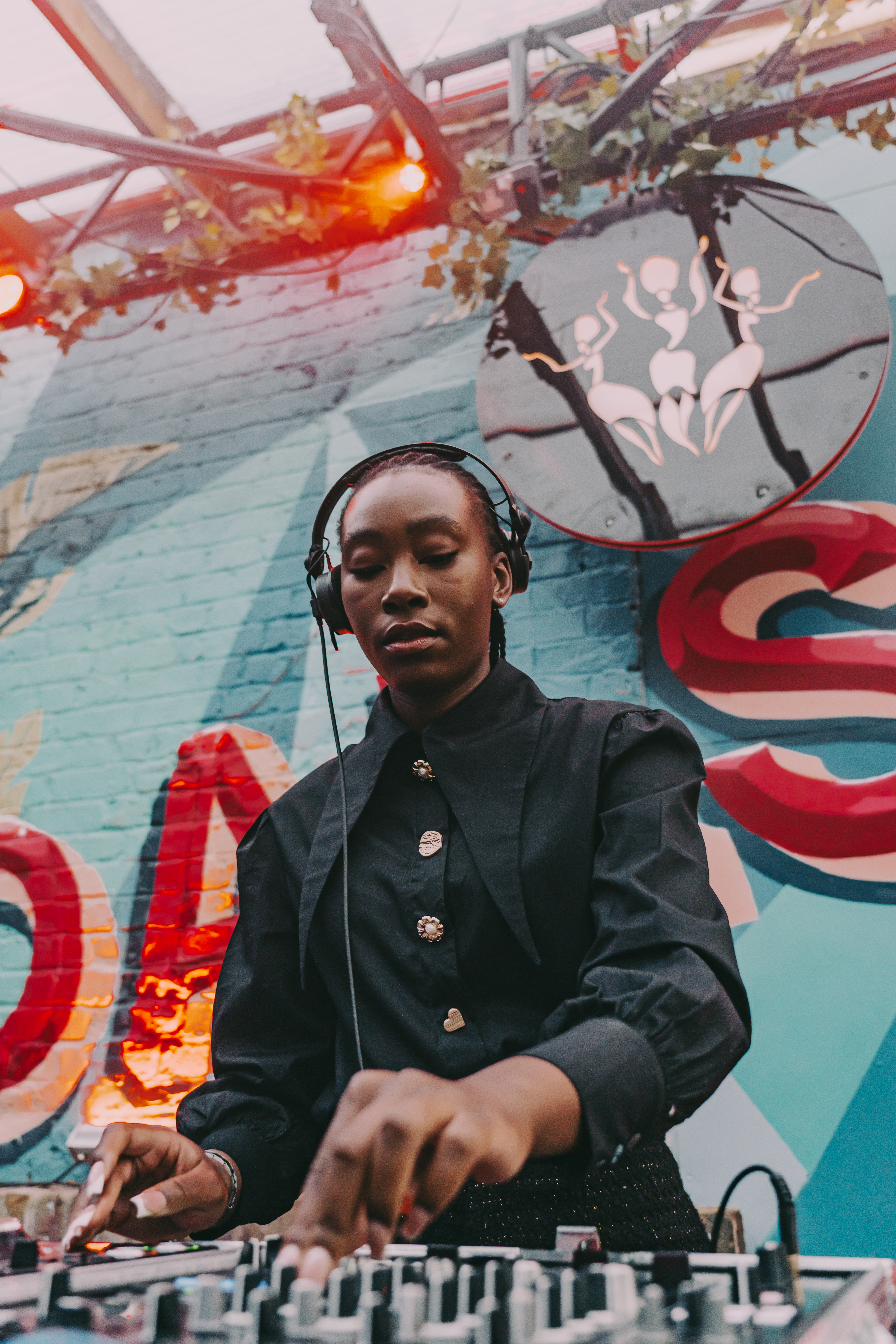 Sondela London: Summer Ascension w/ Artist Lebo, CLEIDO, Dillan Desai, Louie Dunmore, Mike Steva & Shamiso photo 123