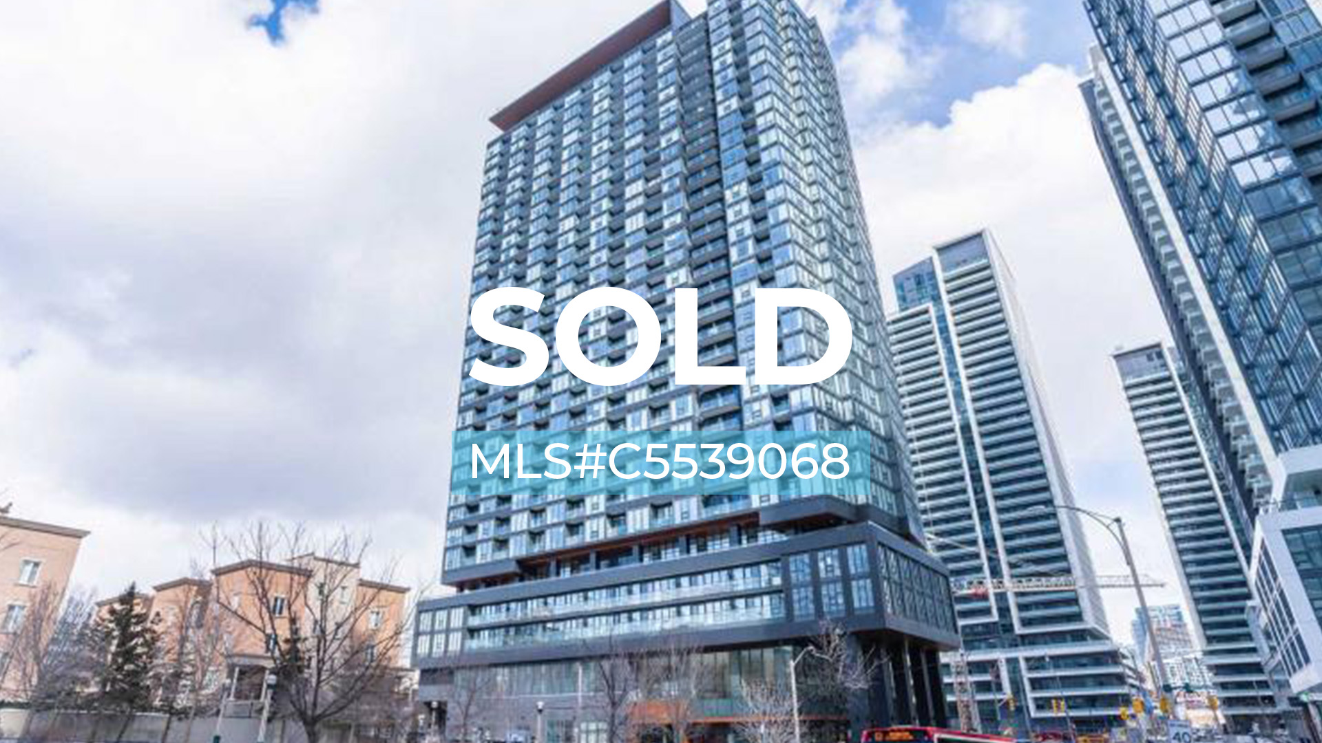 2812 19 Western Battery Rd, Toronto