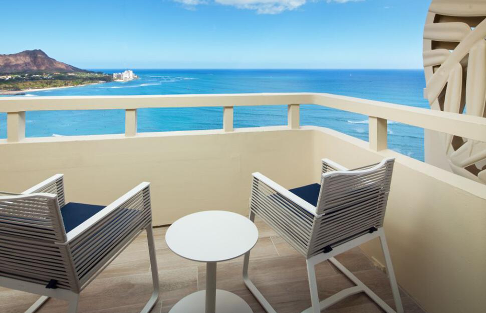 Sheraton-Waikiki-Beach-Resort-24.jpg