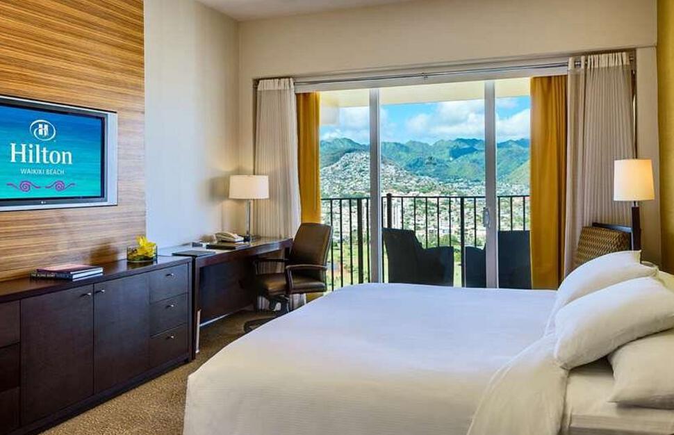 Hilton-Waikiki-Beach-12.jpg