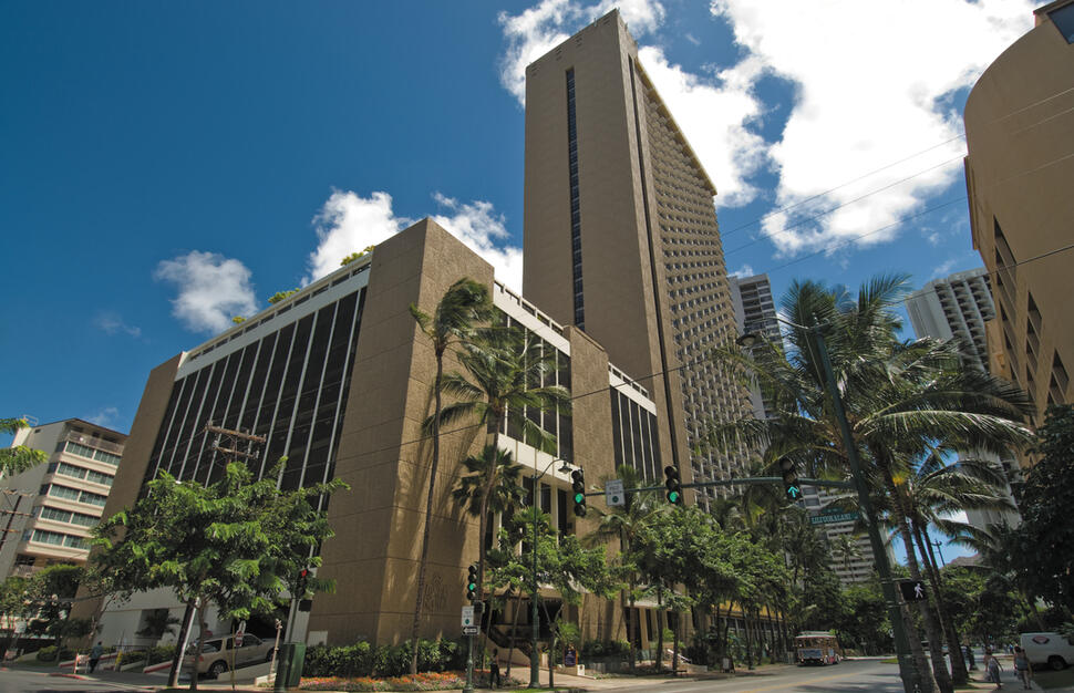 Hilton-Waikiki-Beach-7.jpg