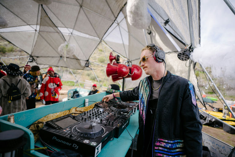 133. UW-23-@stefman_-09329-(Camp Found It, Crowd, Gar Gar, Sunday).jpg