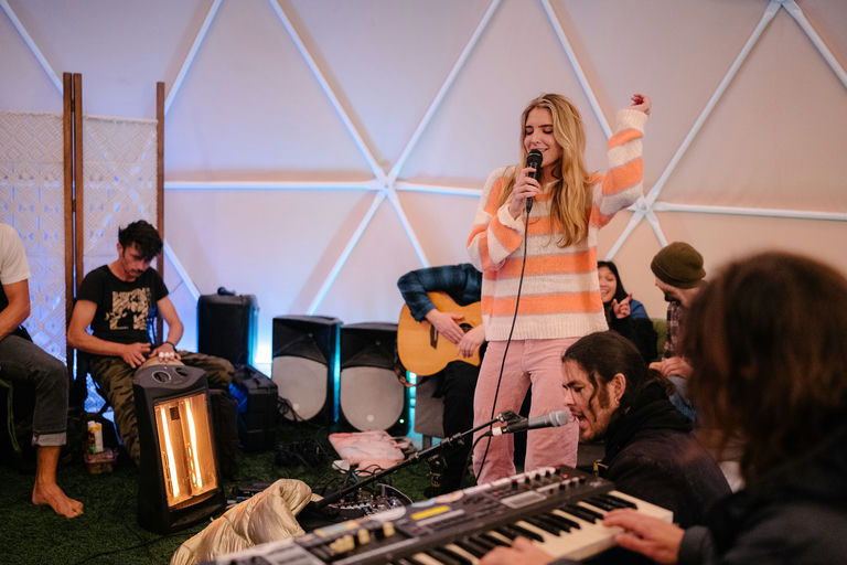 030. UW-23-@stefman_-08706-(Attendees, Friday, Umbrellavation Oasis).jpg