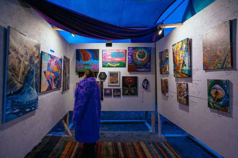 101. UW-23-@stefman_-08682-(Art Installations, Attendees, Gallery, Saturday).jpg