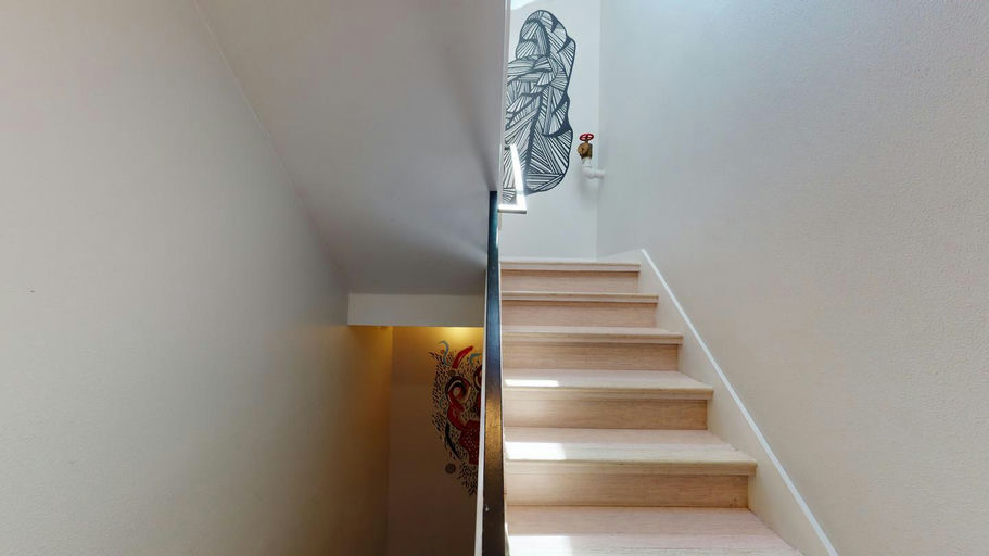 More Images - Image 2