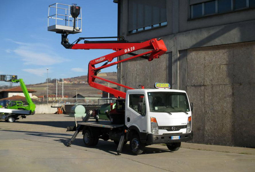 Автовышка АГП 22 м Tadano AT200S на базе Nissan Cabstar