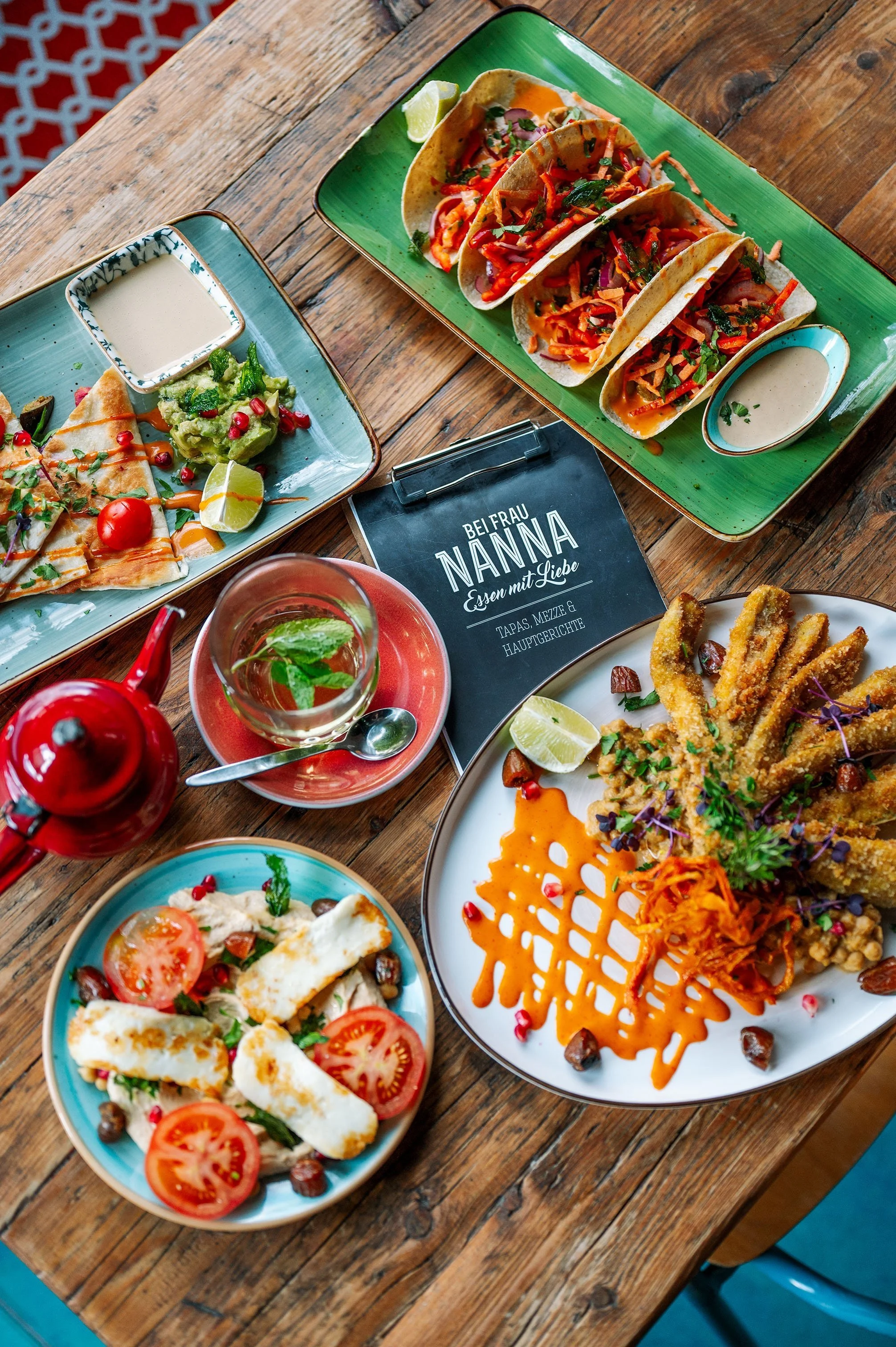 Unwind with fellow CTOs, share insights, and enjoy great food & drinks in an exclusive atmosphere in Frankfurt city! 
