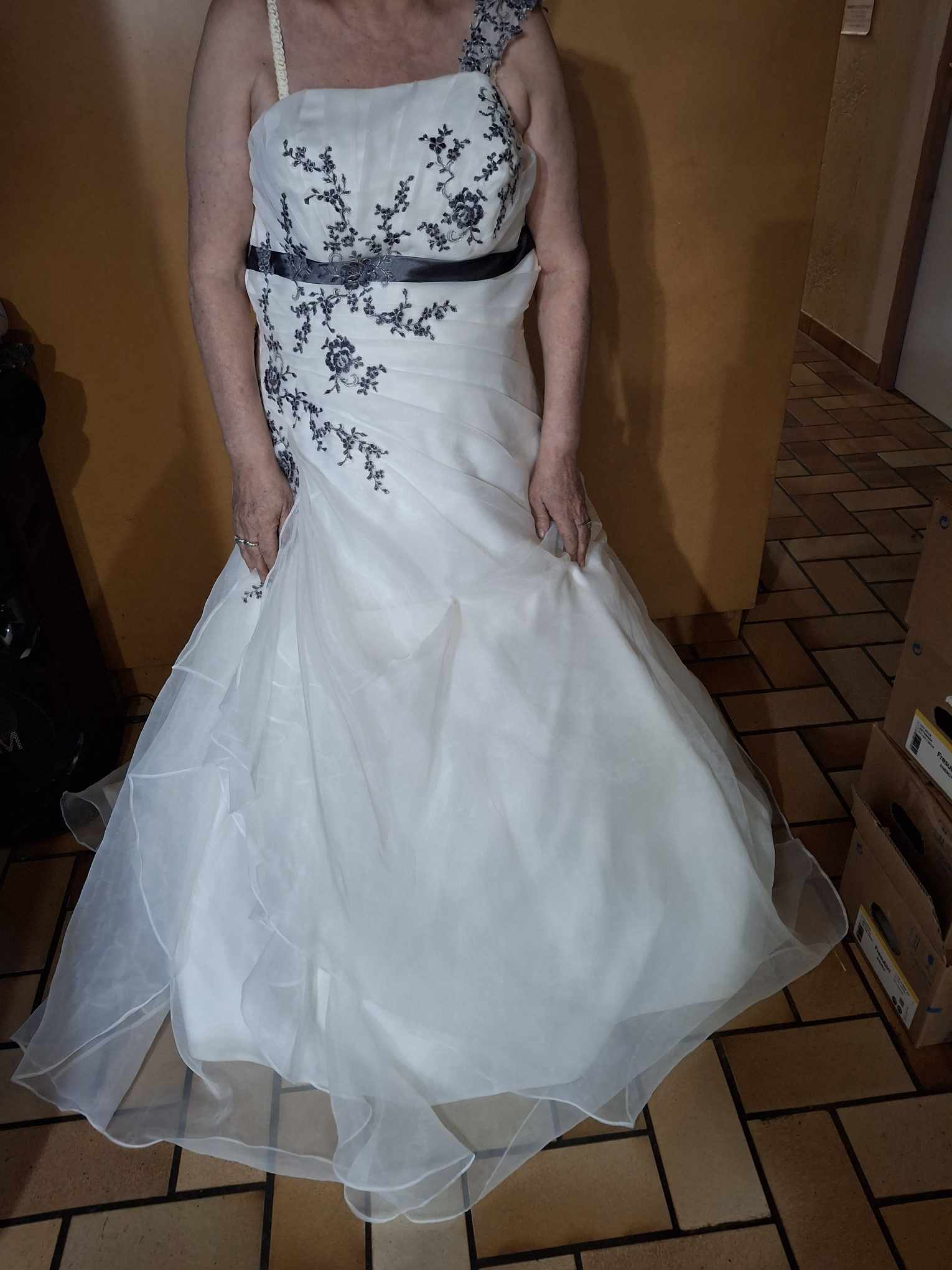 Robe de mariée Orea sposa d'occasion pas chère taille 46 - Joyne