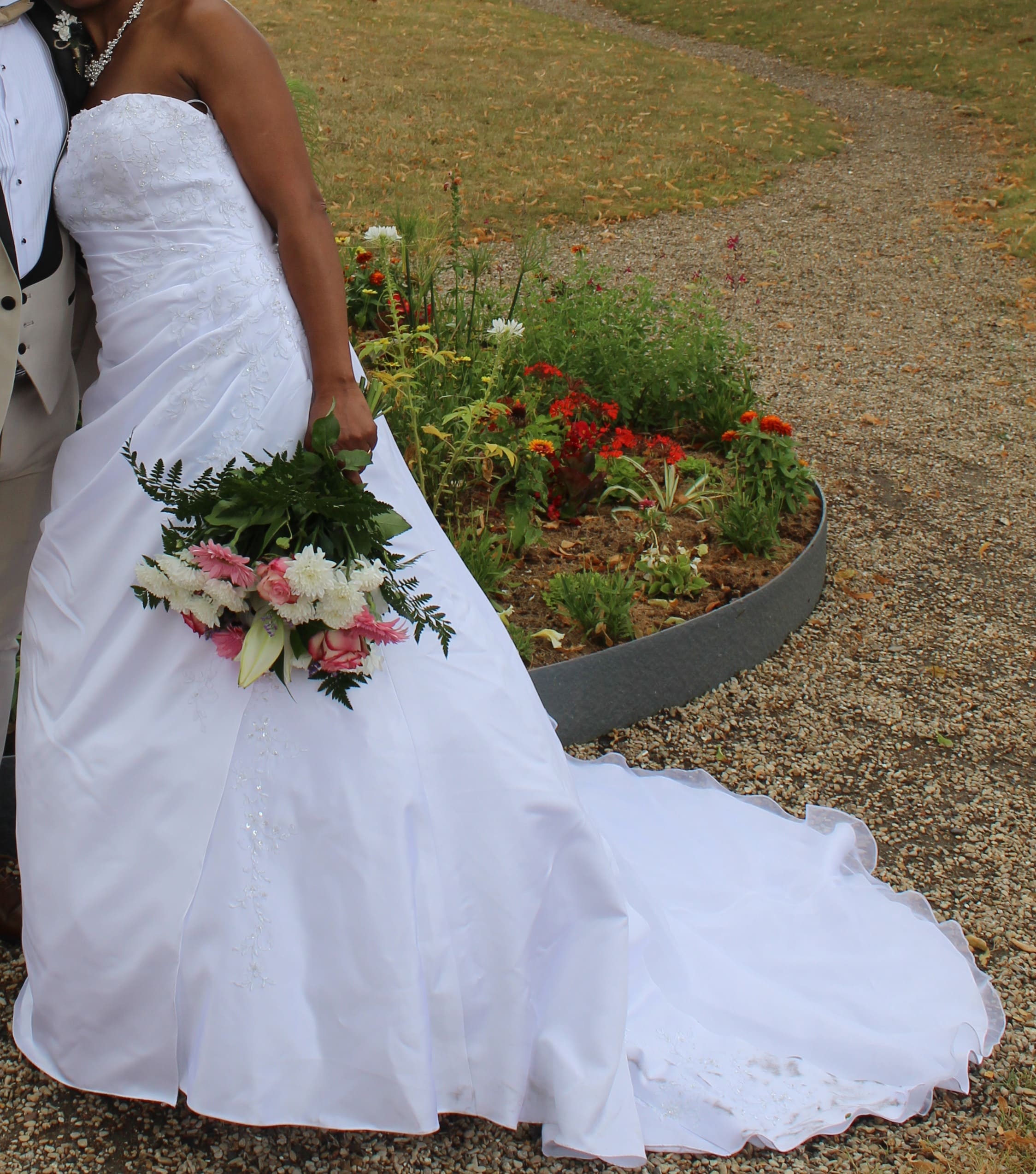 Robe de mariée Bella Créations d'occasion pas chère taille 44 - Joyne