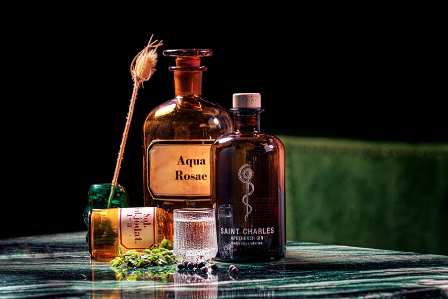 the cōmodo - Luxury ski hotel gallery image 21 showing alpine architecture, interior design, or mountain views