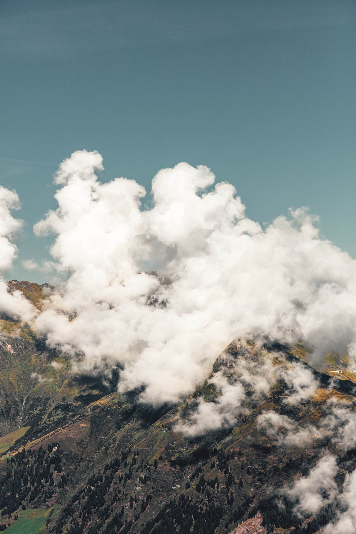the cōmodo - Luxury ski hotel gallery image 25 showing alpine architecture, interior design, or mountain views