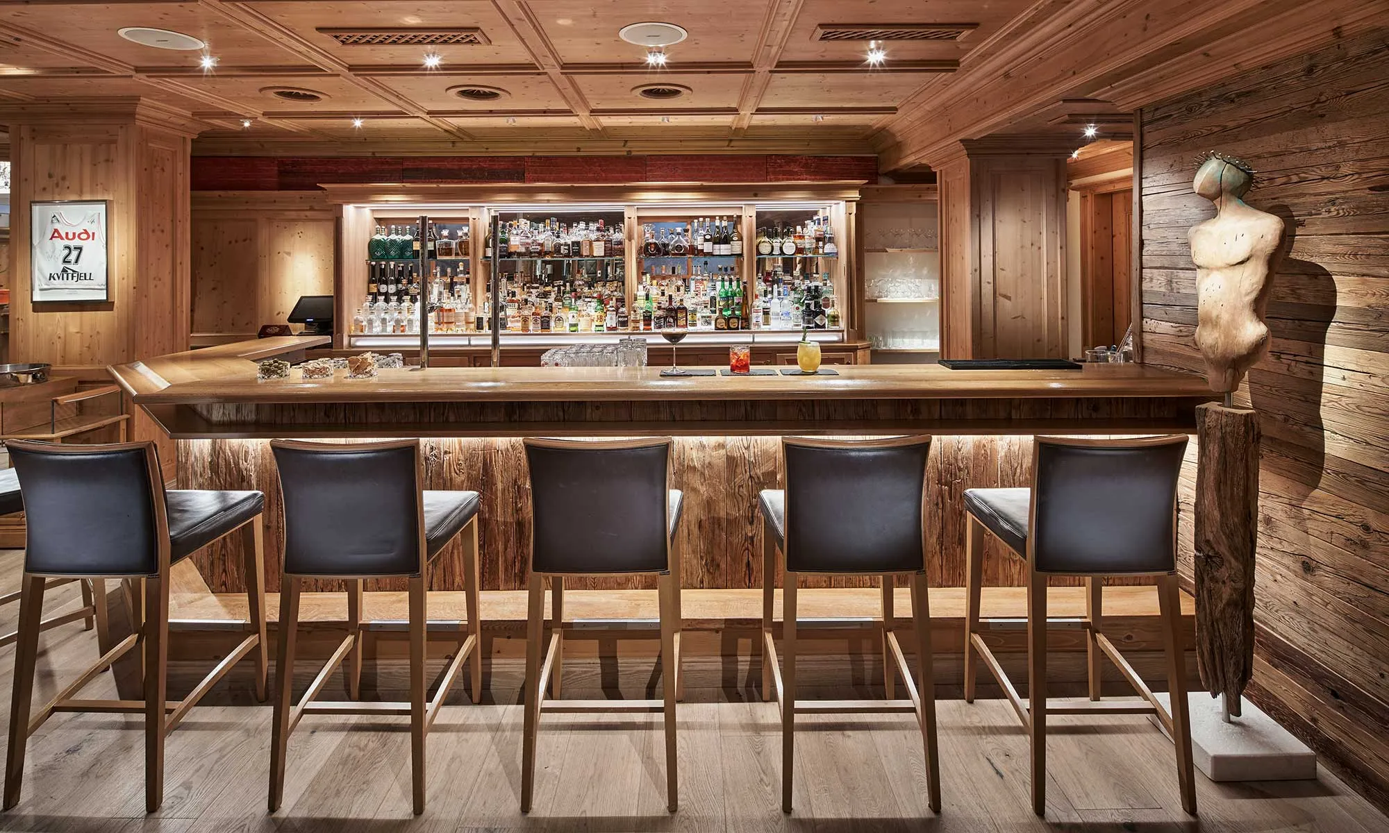 Burg Vital Resort - Luxury ski hotel gallery image 7 showing alpine architecture, interior design, or mountain views