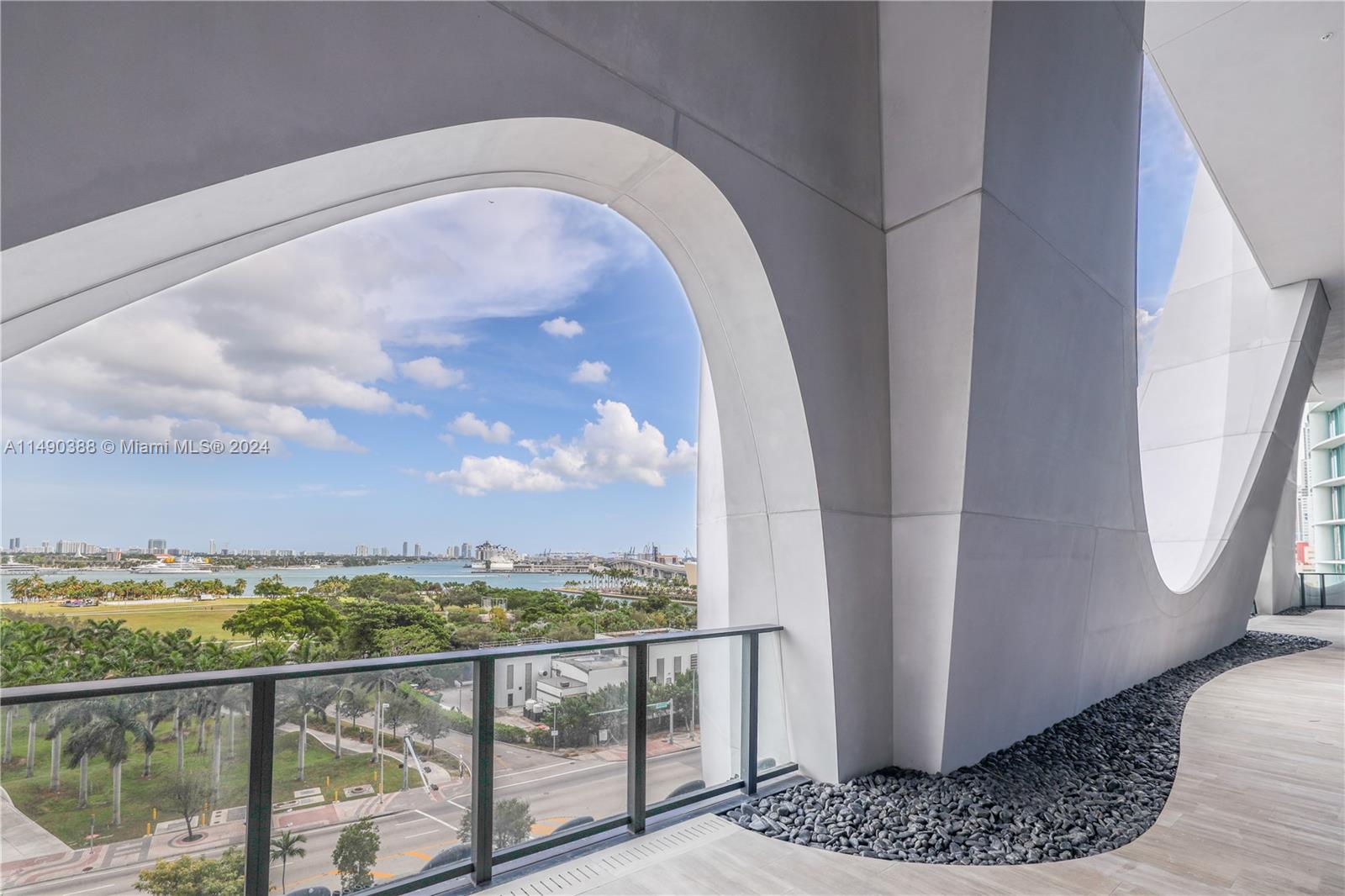 Real estate property located at 1000 Biscayne Blvd #1002, Downtown, Miami, Florida