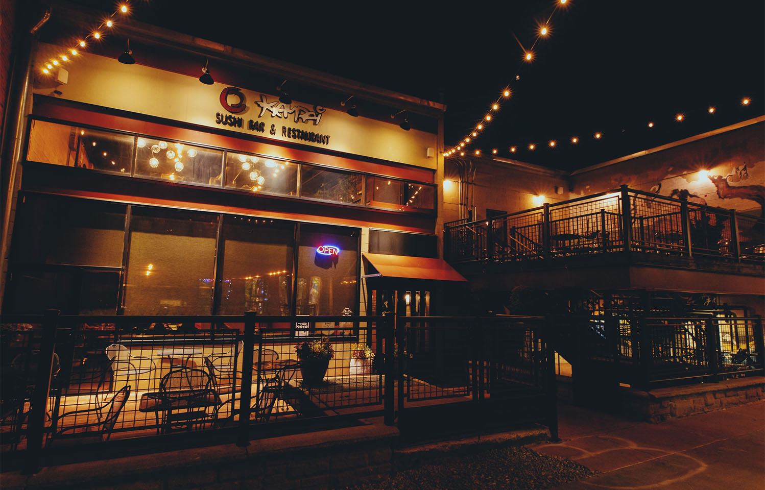 Using the freshest and highest quality ingredients, Kampai provides an exceptional Japanese dining experience in downtown Columbia, MO. This fancy establishment offers sushi, sashimi, and bento. Sit indoors or out and enjoy the art located at Kampai in Alley A.