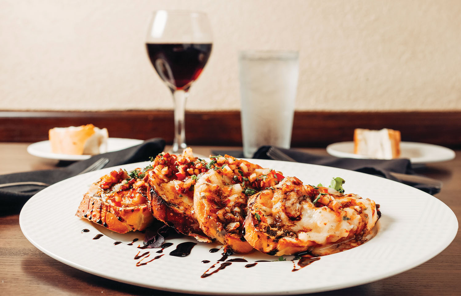 Enjoy delicious seafood, pasta, and steak at Sophia's in Columbia, MO.