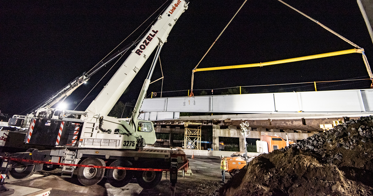 CRANE RENTAL SETTING BRIDGE BEAMS
