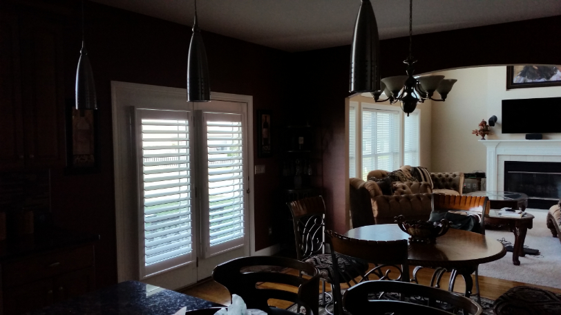 Love is Blinds Hurst TX (817) 813-8846 Custom Roller Shades