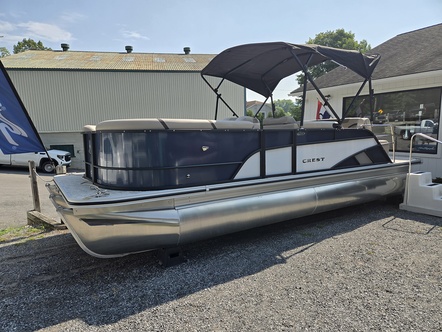 2025 Crest Pontoon Classic 220 SLS