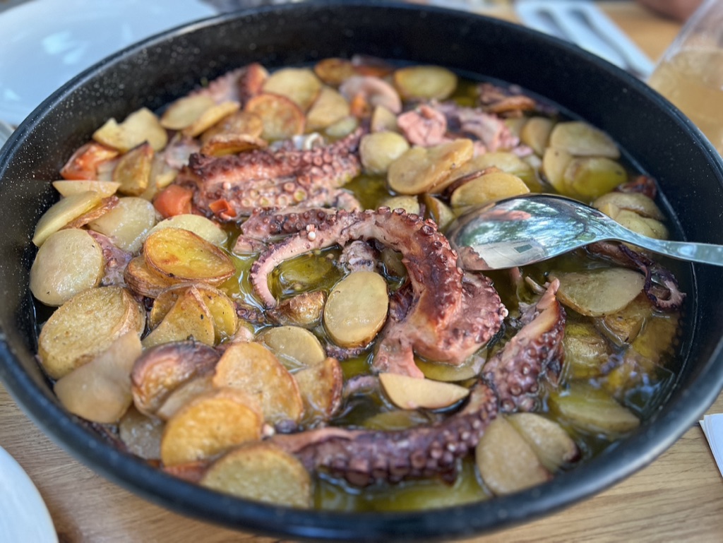 Split Geschichte & Peka -  Private Food & Wine Tour