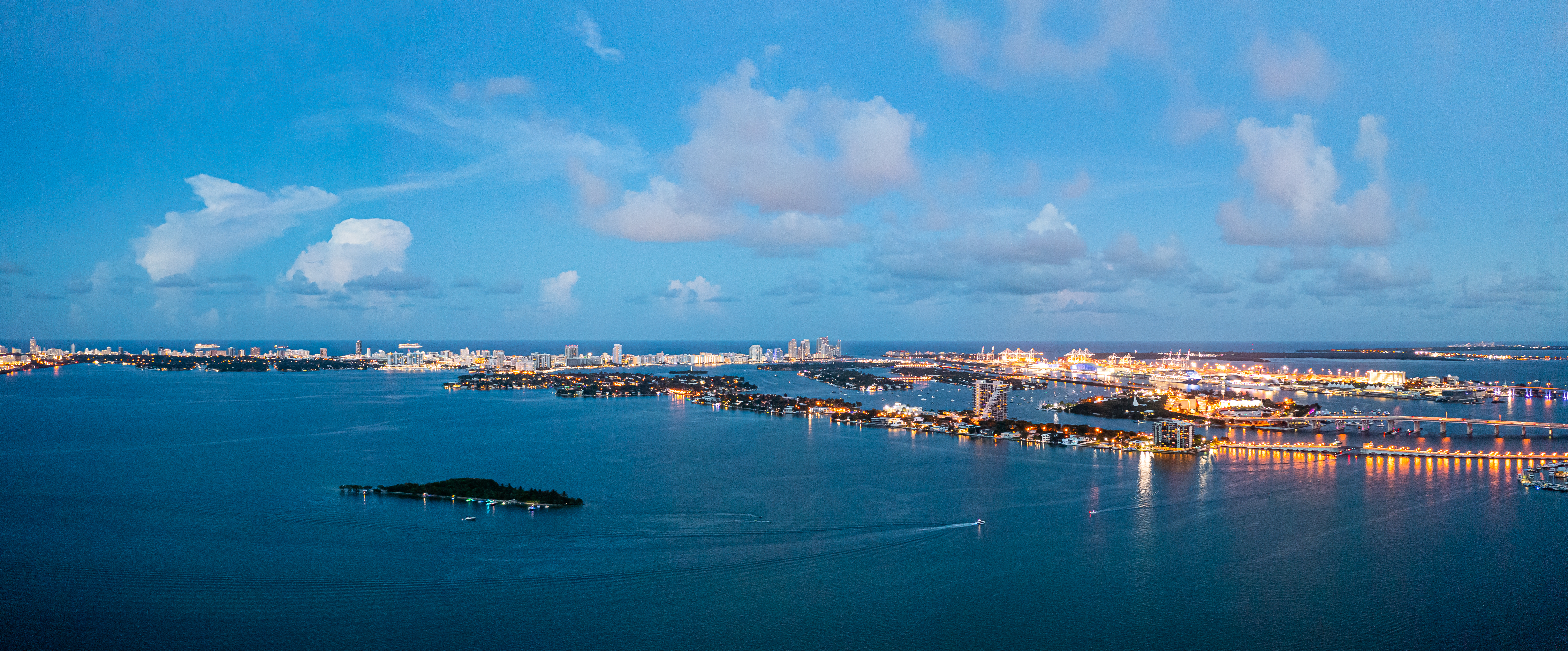 Real estate property located at Aria Reserve, PH 5702, Miami, FL