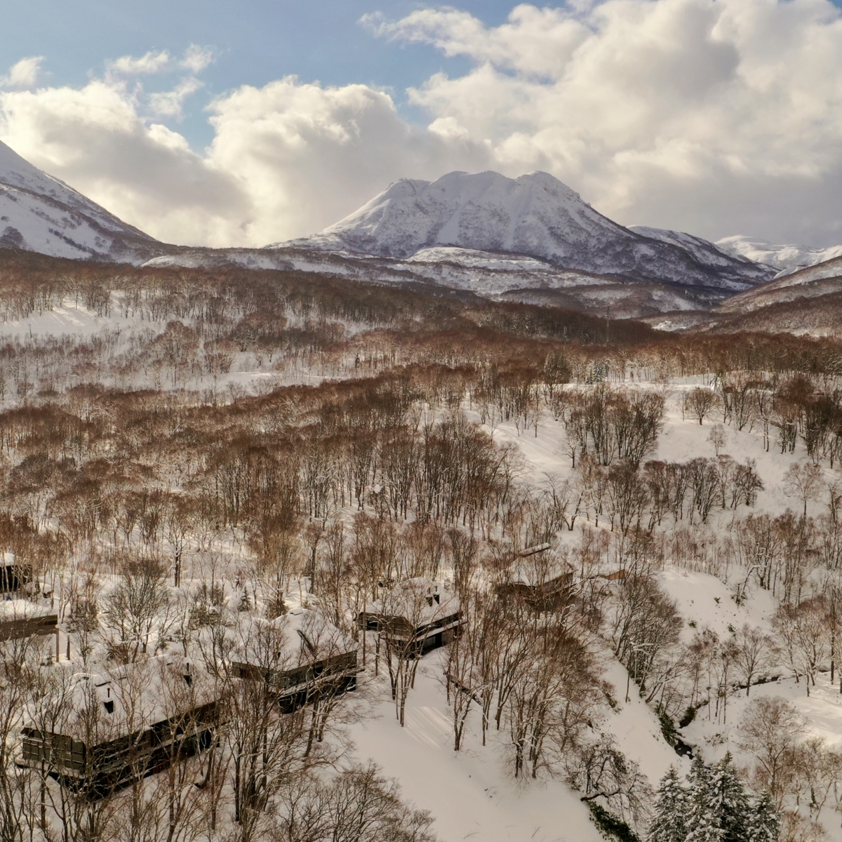 Shiguchi - Luxury ski hotel gallery image 22 showing alpine architecture, interior design, or mountain views